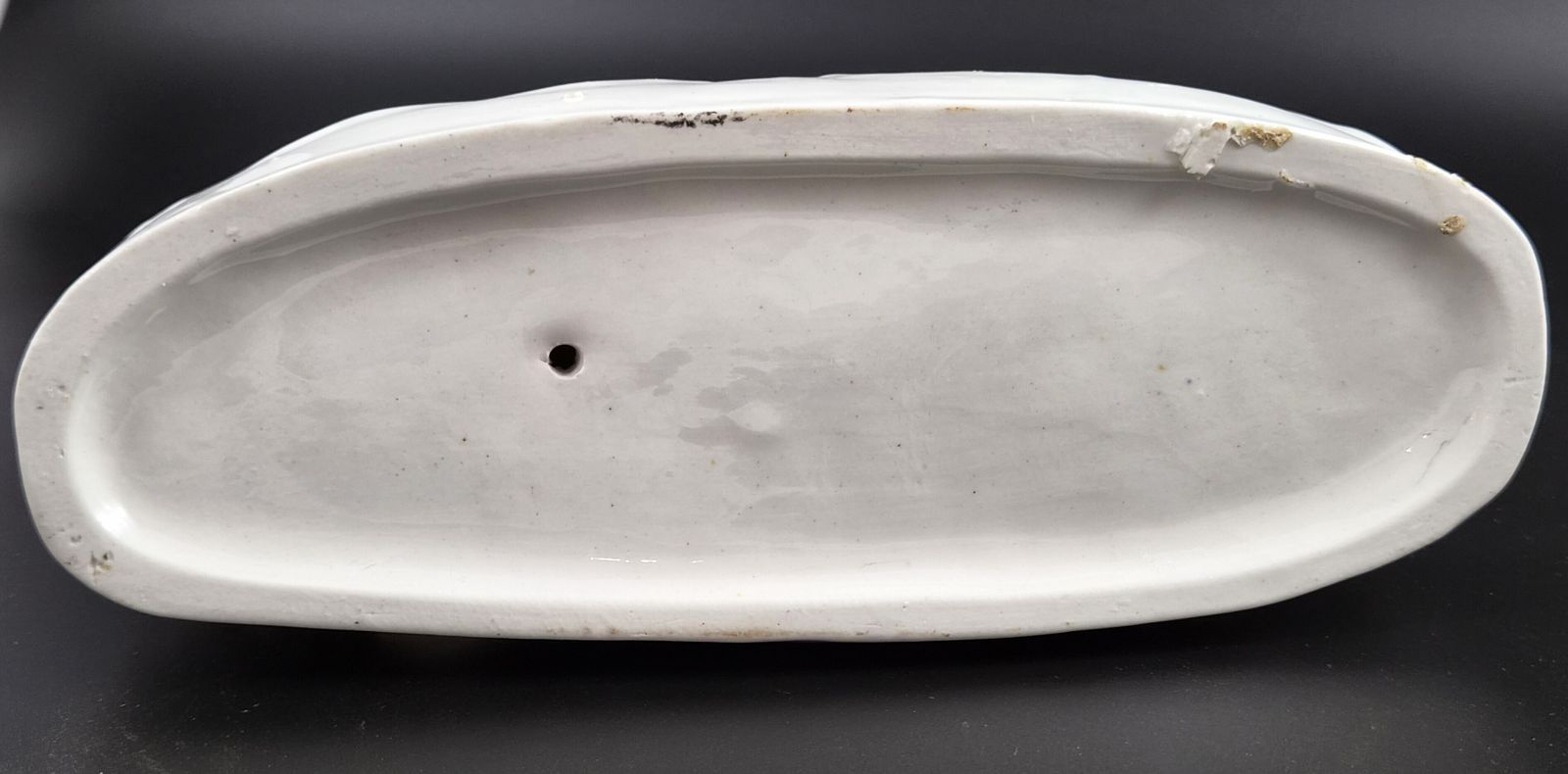 Paar grote Victoriaanse Staffordshire greyhounds met hazen, Engeland, ca. 1850 photo vinterior