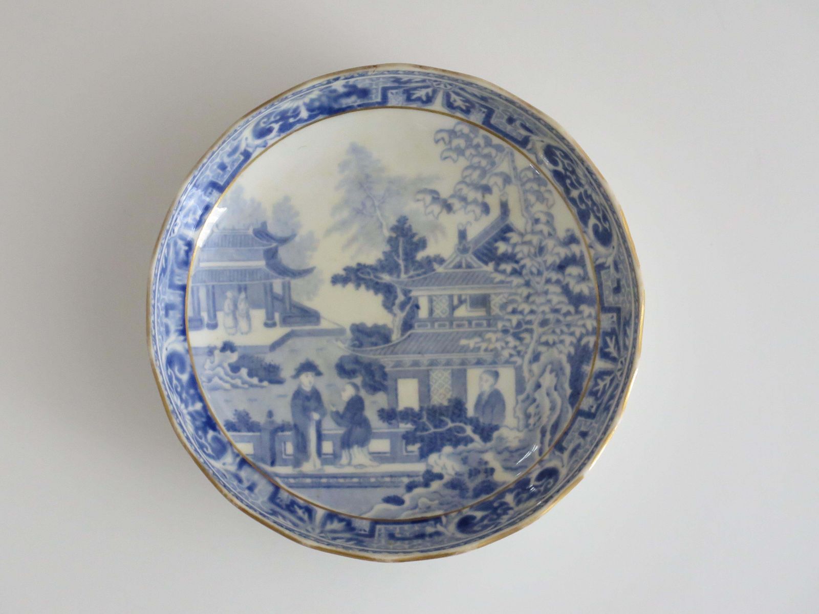 Miles Mason Porseleinen Koffiekopje en Schotel, Blauw-wit Patroon, ca. 1805. photo vinterior
