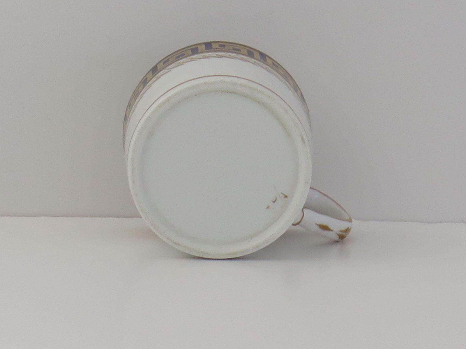 Woonaccessoires George III Porseleinen Koffiekopje van Josiah Spode, Grieks Sleutelpatroon nr. 742, ca. 1810. photo