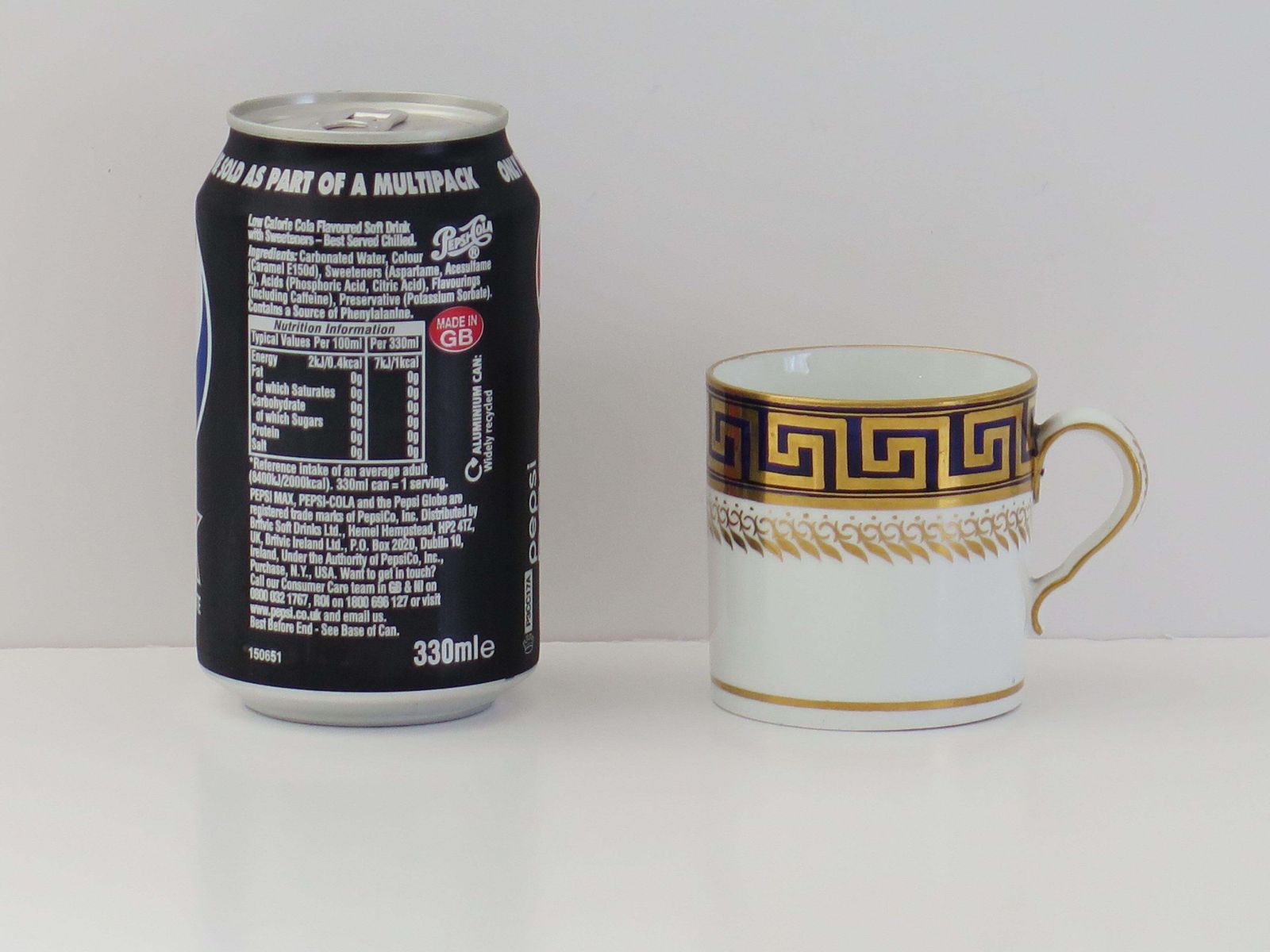 photo vinterior George III Porcelain Coffee Can By Josiah Spode Greek Key Pat'n 742, Circa 1810.