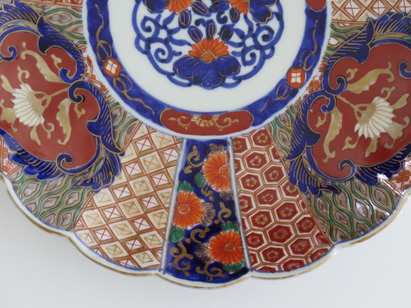 Handgeschilderd sierbord, porselein, Imari-dessin, Japans, 19e eeuw, Meiji-periode. photo 357.0