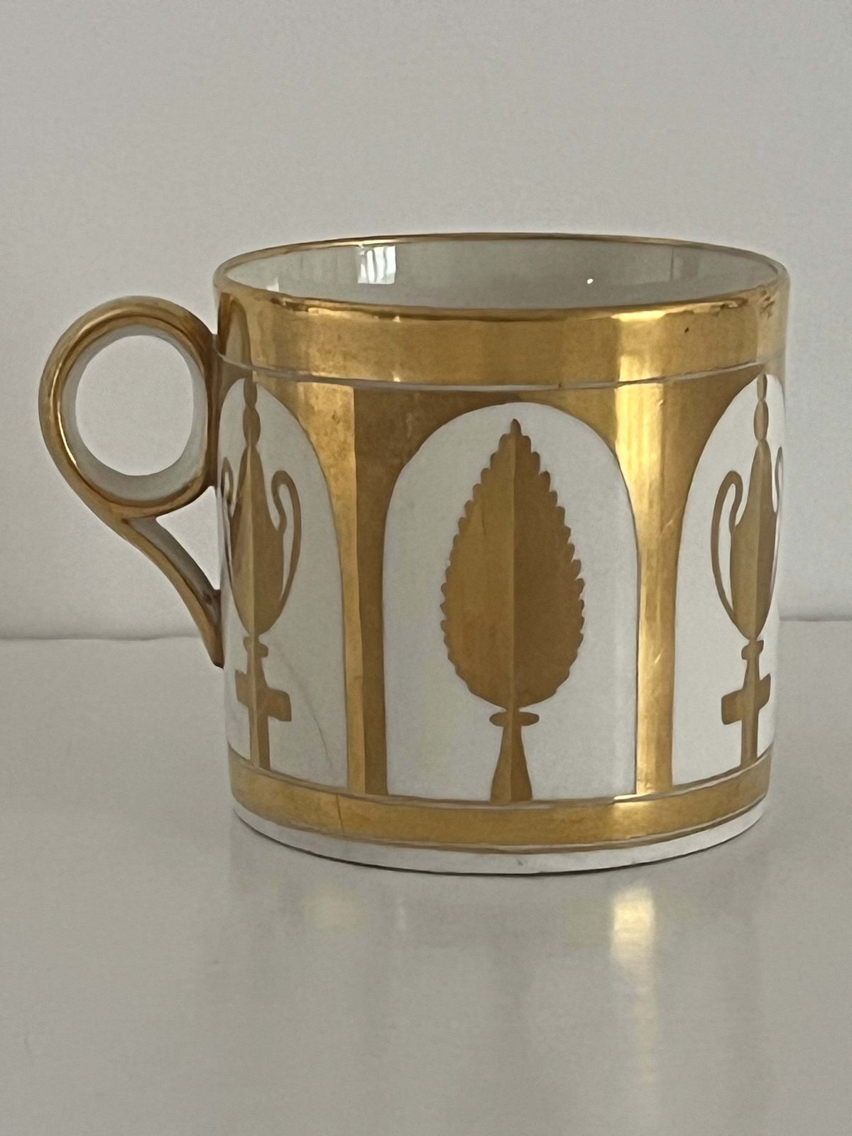 Minton Porseleinen Koffiekopje, Handgeschilderd Volledig Verguld Patroon 238, ca. 1805 photo furniture