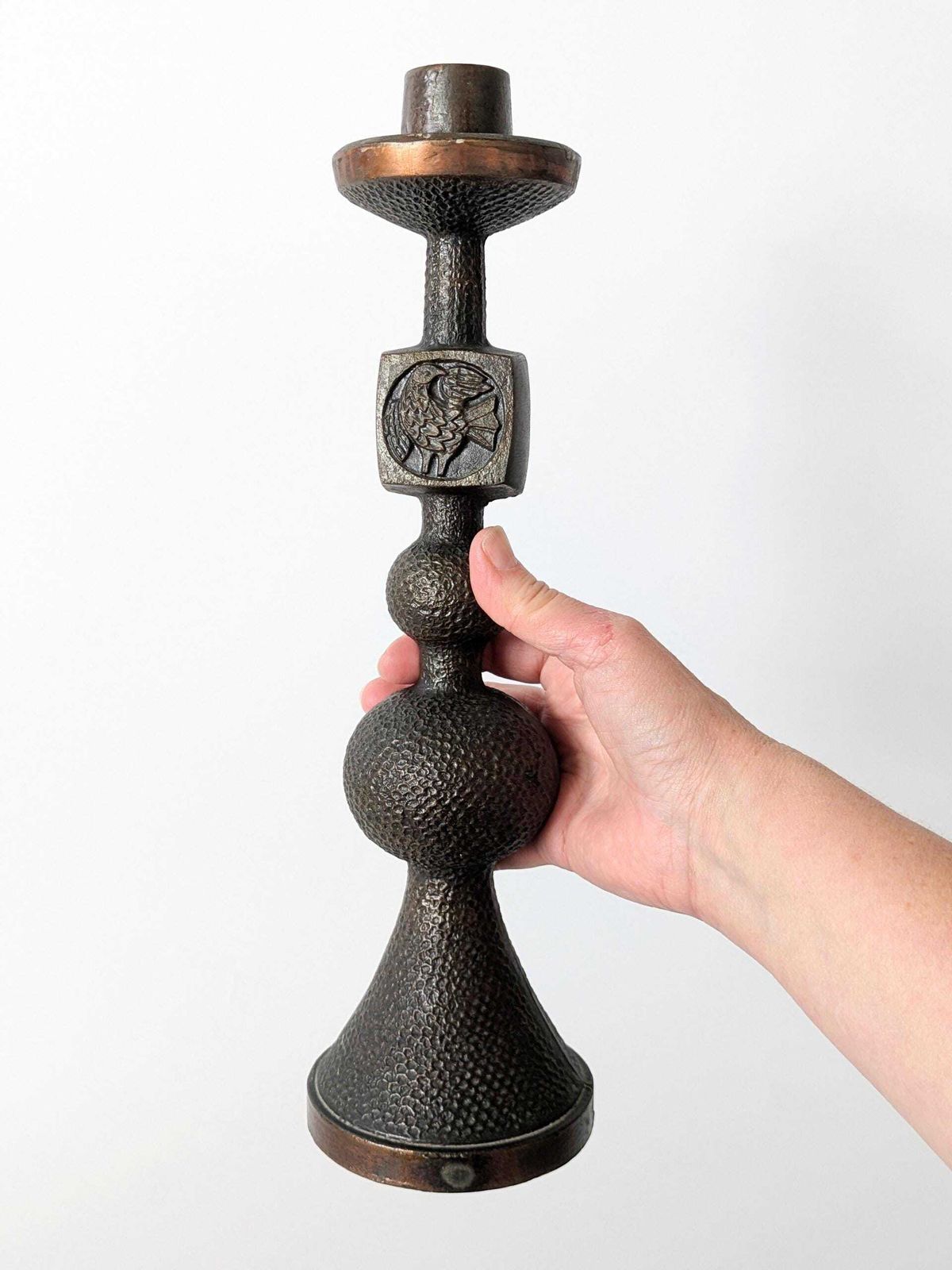 Vintage Brutalist Gegoten Metalen Kandelaar jaren 1960, Vogel Zon Sculptuurobject photo Woonaccessoires