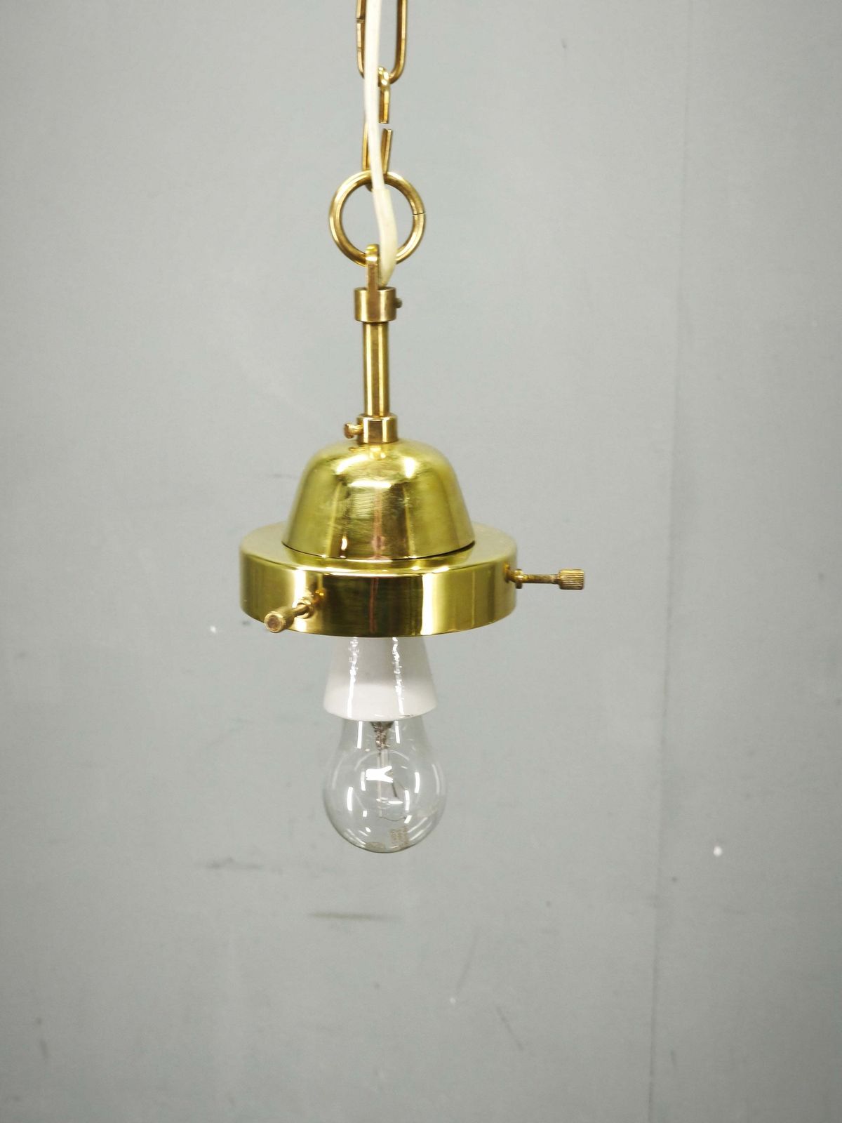 Suspension globe en verre fumé et laiton, Tchécoslovaquie, années 1970 photo furniture