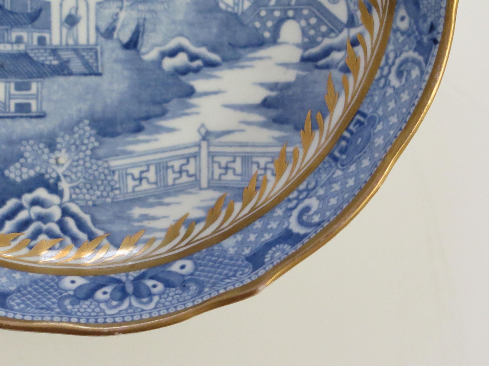 Miles Mason Porselein Schoteltje, Blauw en Wit Verguld, ca. 1805 photo buy