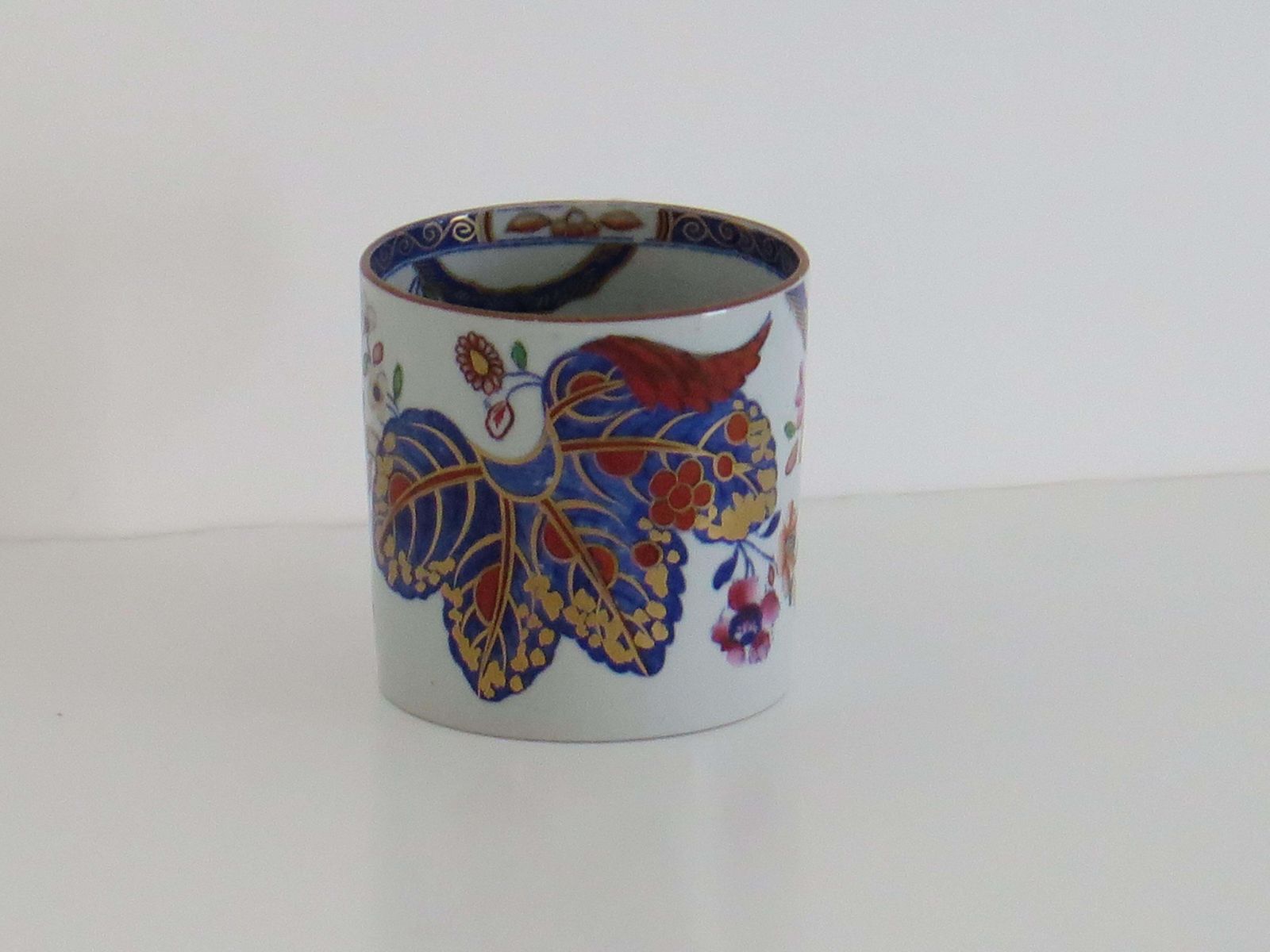 Spode antiek koffiekopje, handgeschilderd tabaksblad motief, ca. 1820 photo Woonaccessoires