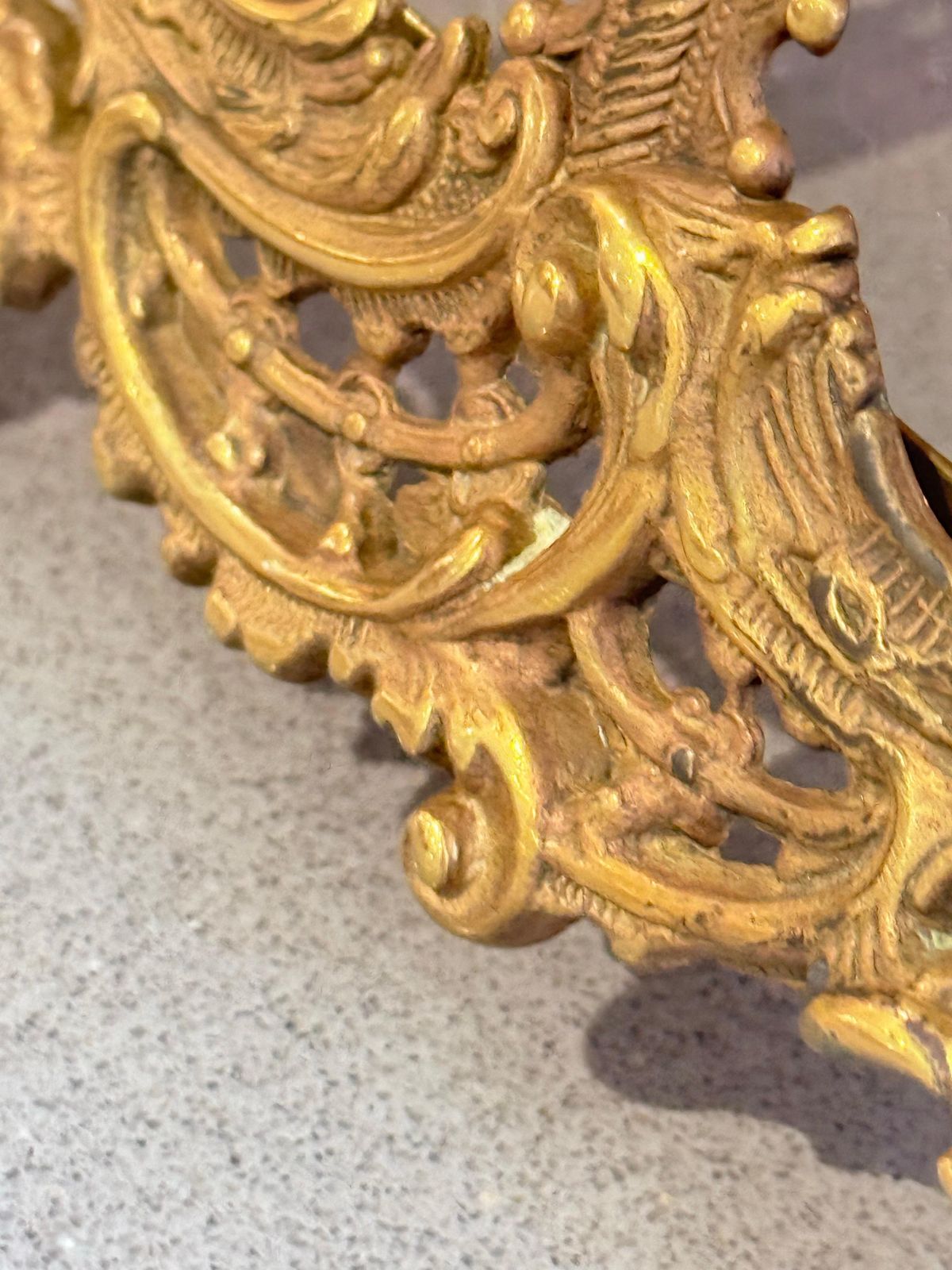 Paar Verguld Messing Rococo Fotolijsten, Antieke Decoratieve Wand en Tafellijsten photo vinterior