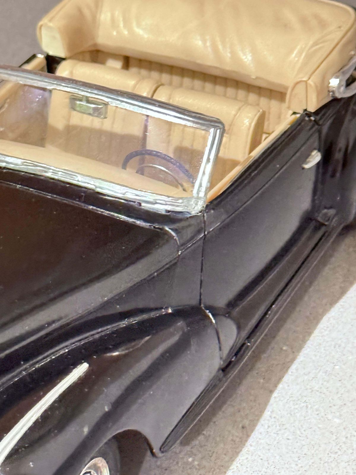Vintage Model Car Mercedes Benz 300 S Cabriolet Black Cream Collectible Classic photo vinterior