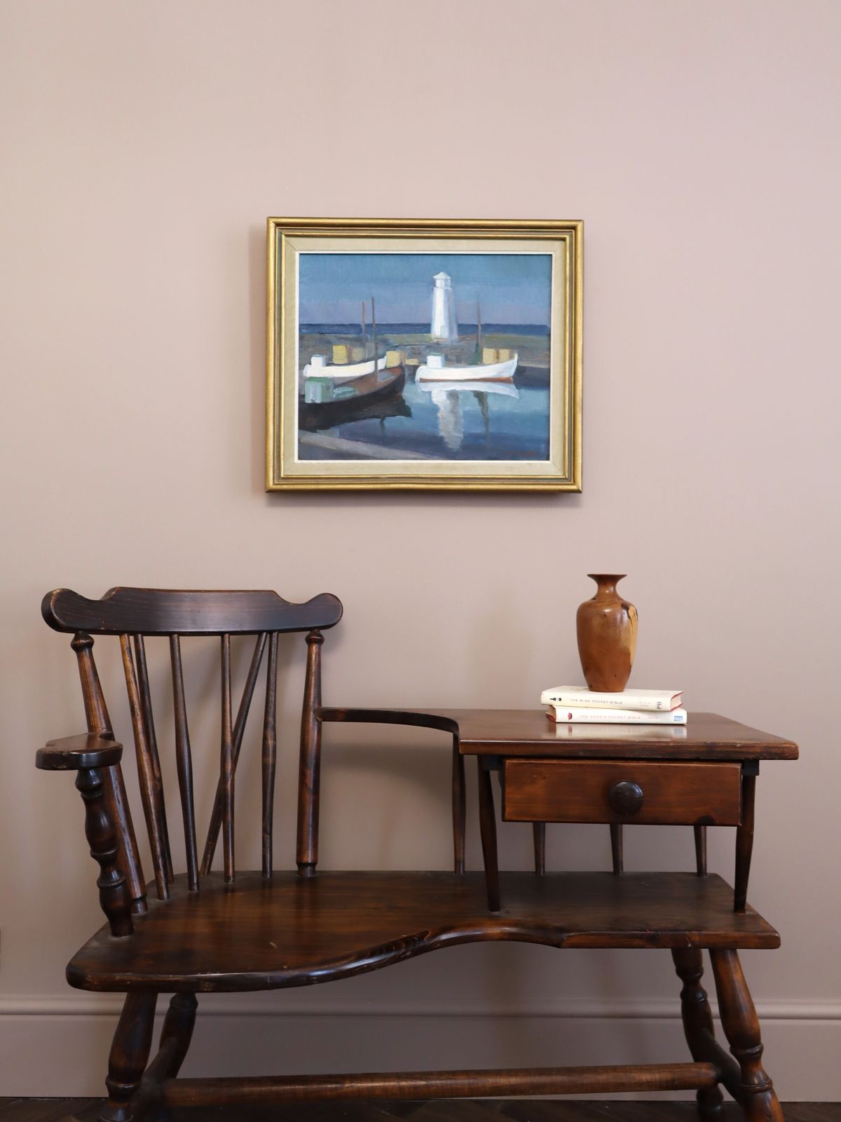 Haventafereel in blauw, olieverfschilderij, midden 20e eeuw photo furniture