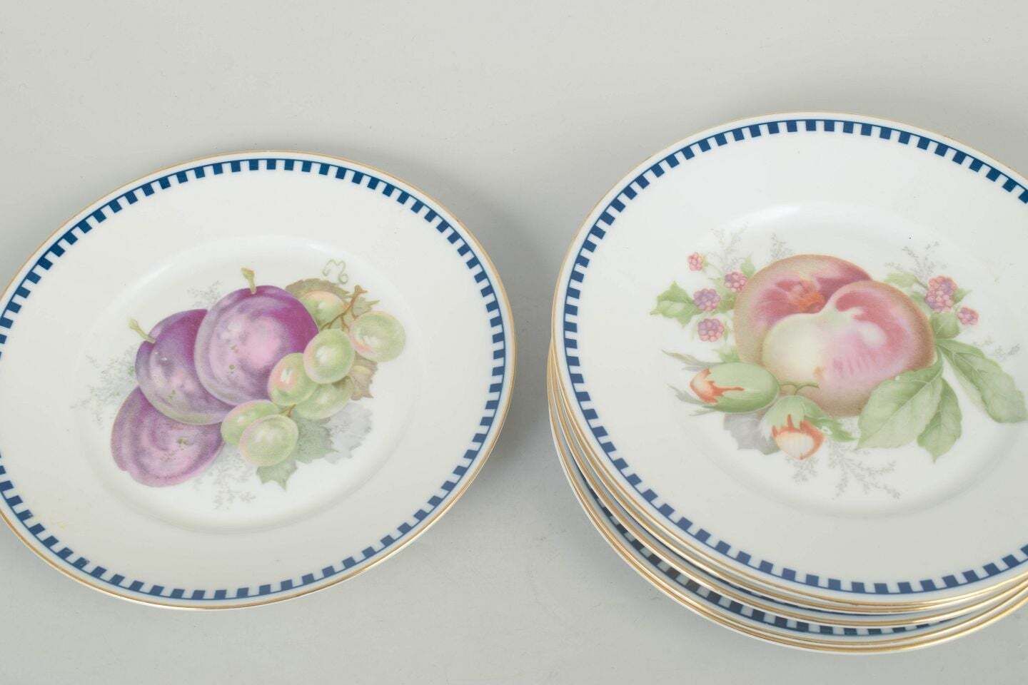 Rosenthal, Allemagne. Service de six assiettes en porcelaine à motifs de fruits, années 1930 photo Décoration