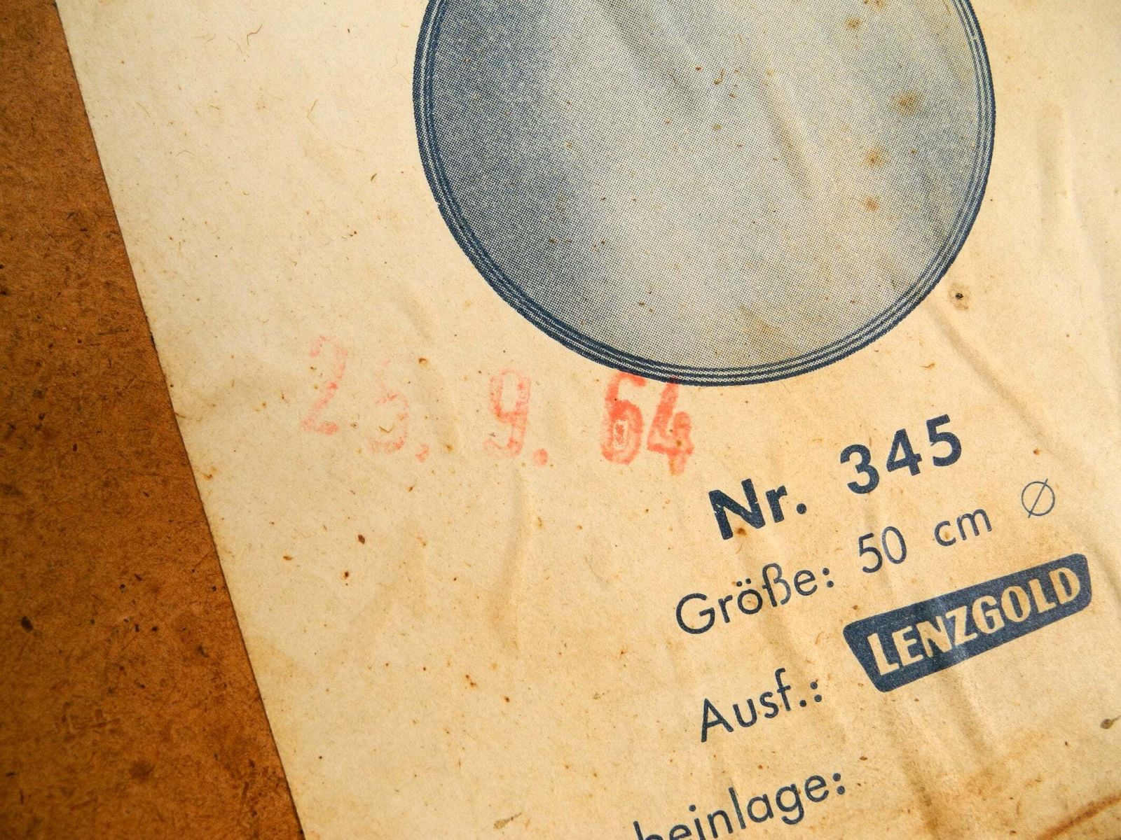 622.0 Ronde mid-century modern wandspiegel van messing, Lenz photo