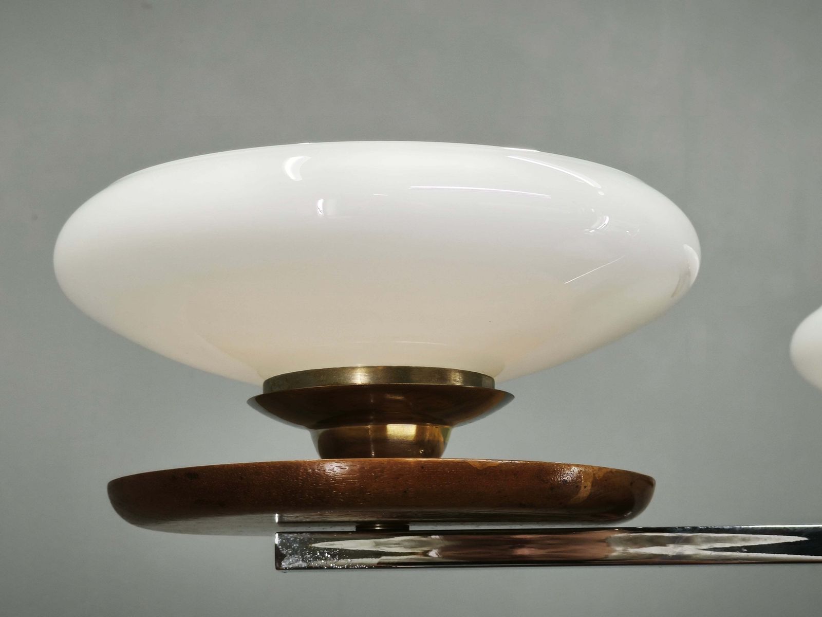 photo buy Tsjechische art deco hanglamp van walnoot, chroom en opalineglas, jaren 1930