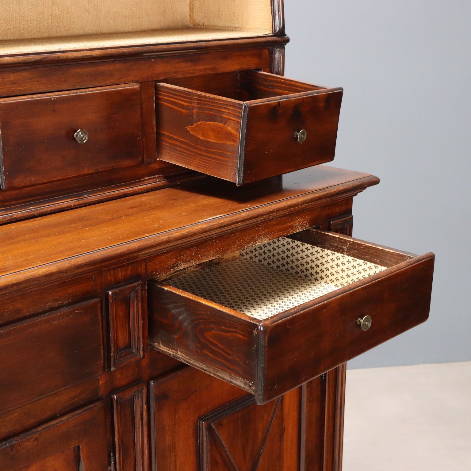 Buffet de style baroque en noyer photo 1170.0