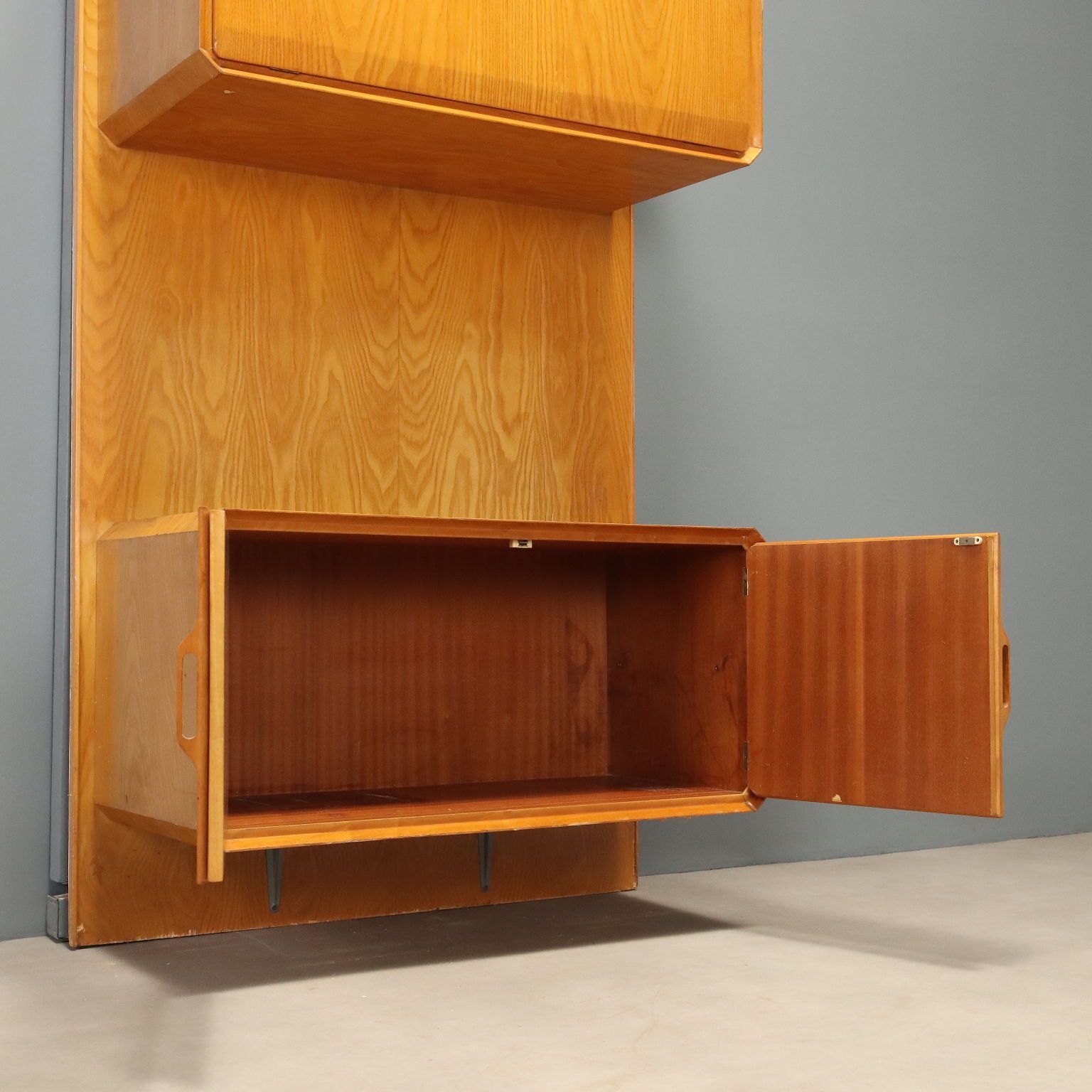 Vintage kast, esdoorndesign, Italië, jaren 1960 photo vinterior
