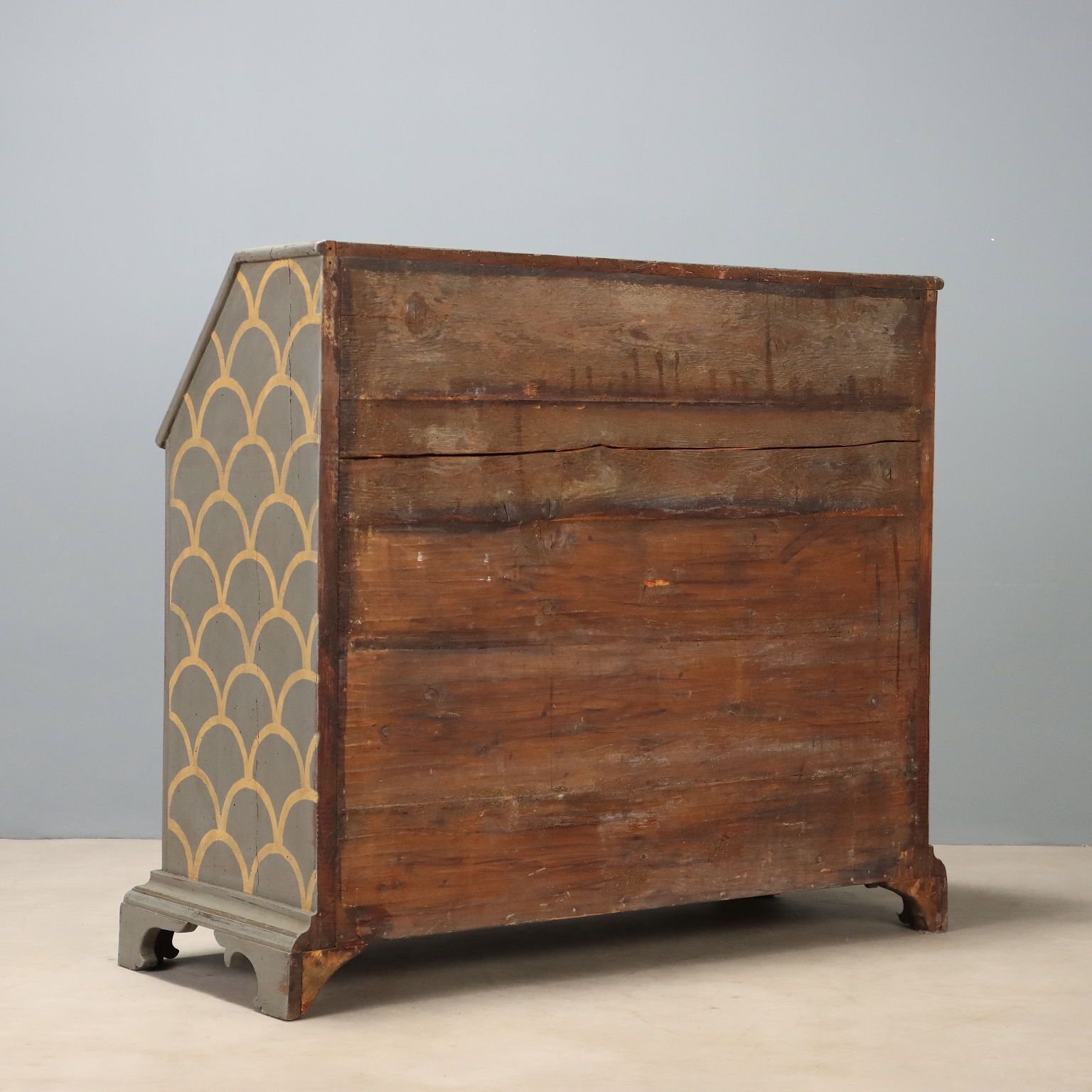 photo vinterior Cabinet Neoclassical Style Walnut XX Century