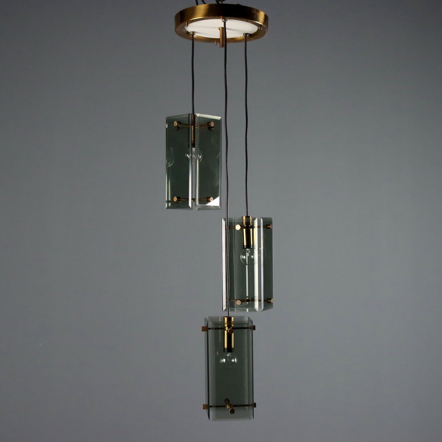Messing en rookglas lamp, ca. jaren 1960 photo 970.0
