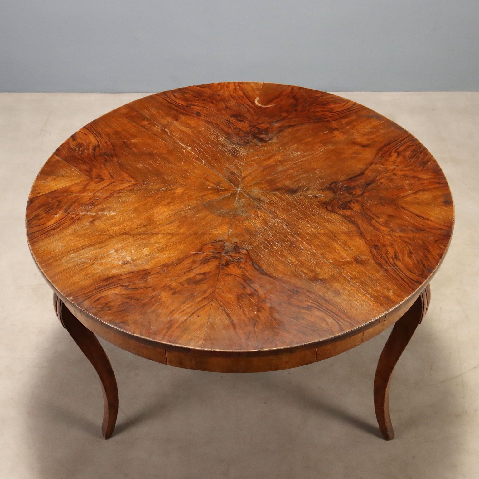 Antieke Ronde Tafel Walnootfineer Italië 19e Eeuw photo vintage