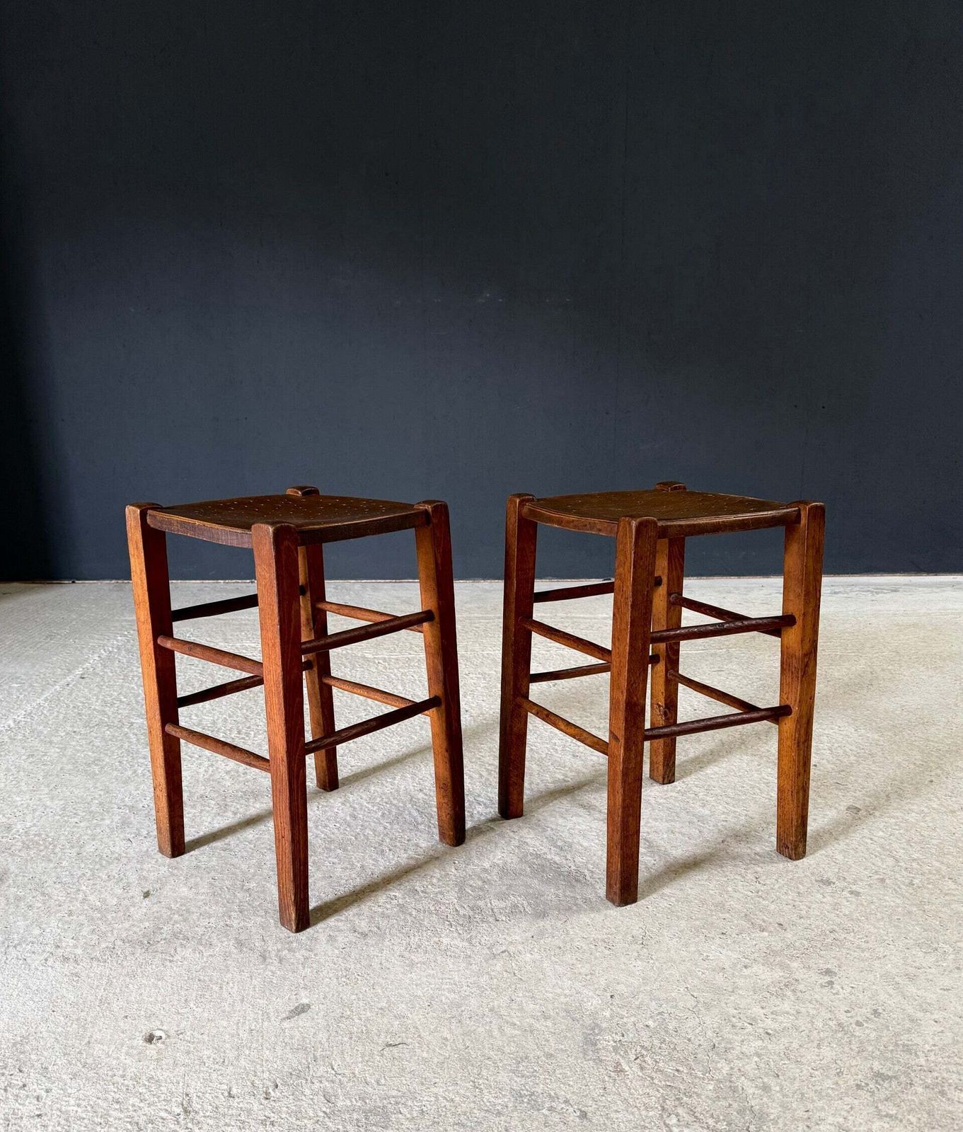Franse bistrokrukken in landelijke stijl, jaren 1930 photo furniture