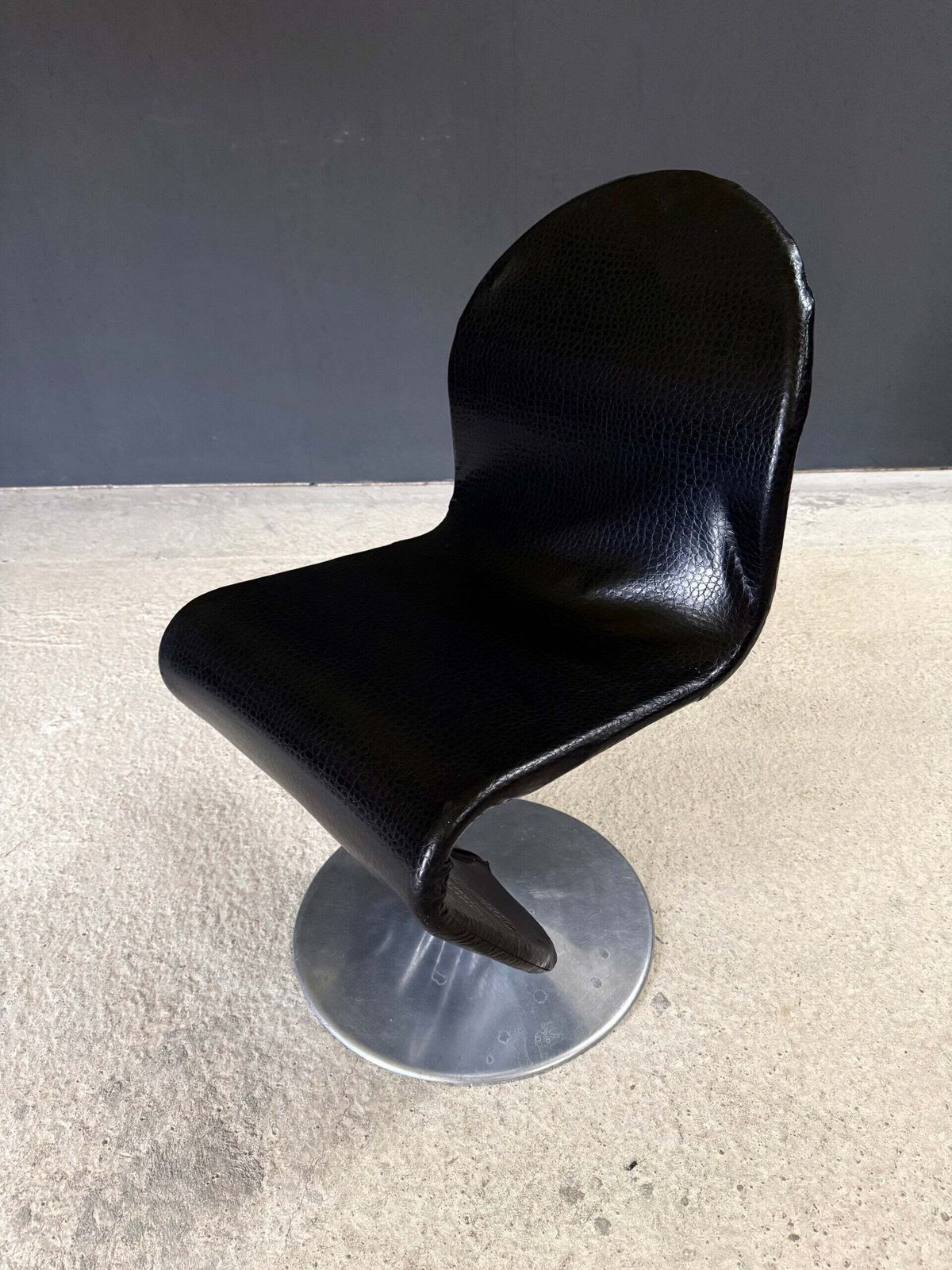 photo for sale Mcm Design System 123 Dining Chairs By Verner Panton For Fritz Hansen
