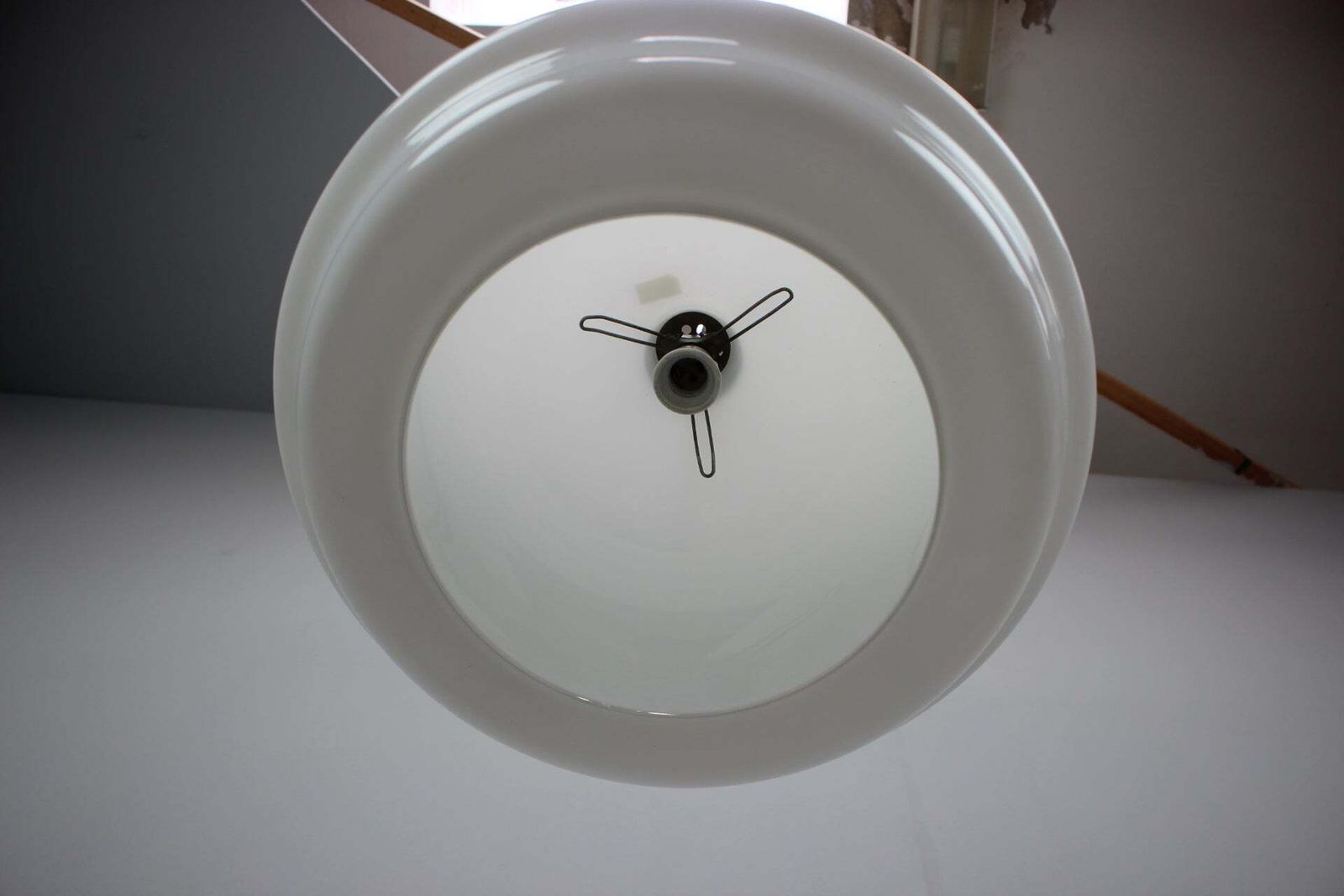 Tsjechoslowaakse Space Age hanglamp van opaline melkglas, jaren 1970 photo for sale
