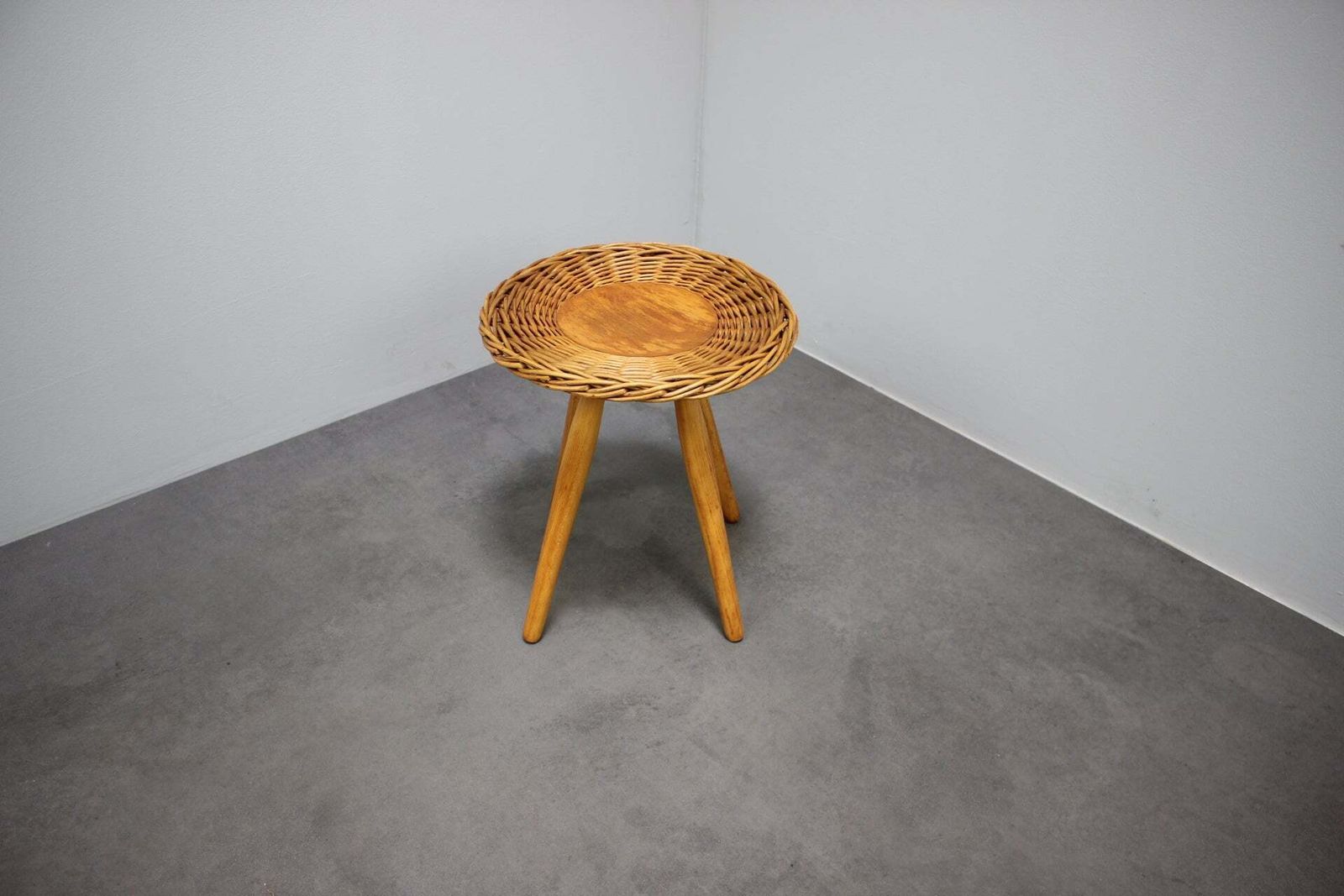 Tabouret en rotin Jan Kalous pour ÚLUV, Tchécoslovaquie, années 1960 photo vintage