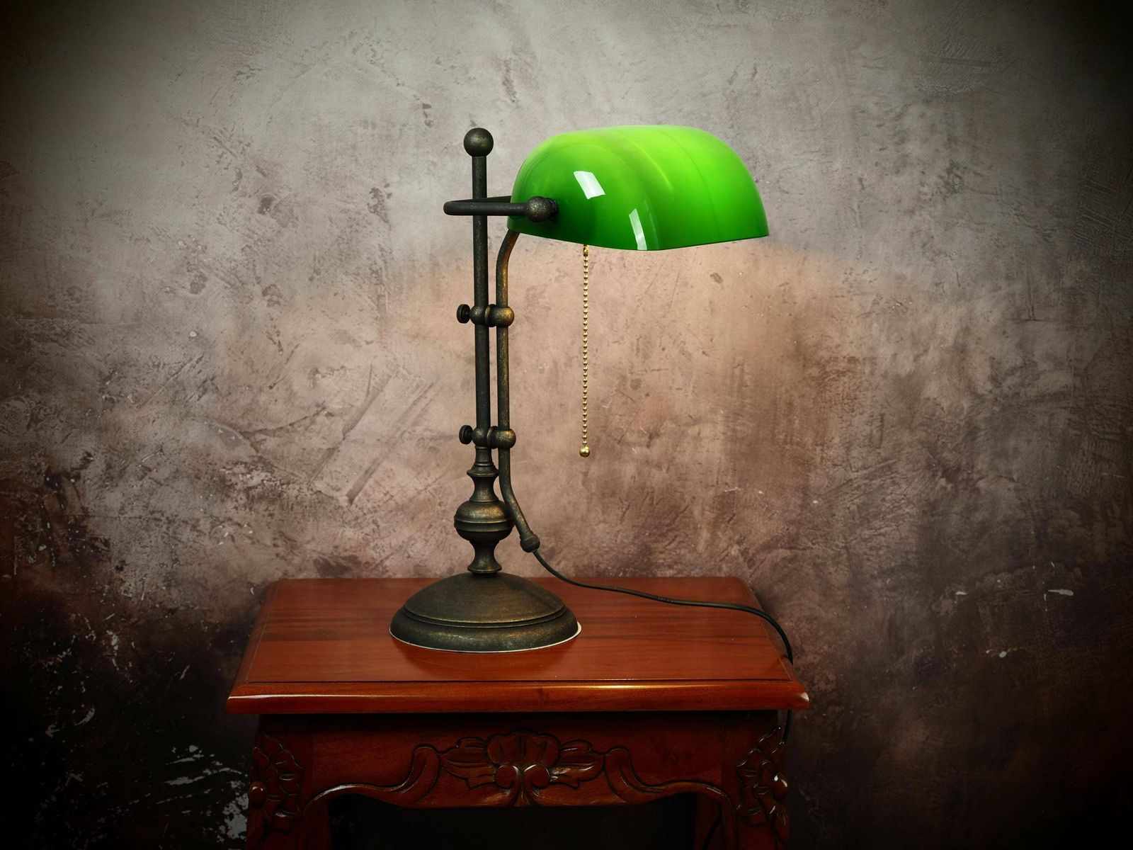 Classic 1930s Style Brass Banker's Lamp With Green Glass Shade photo furniture