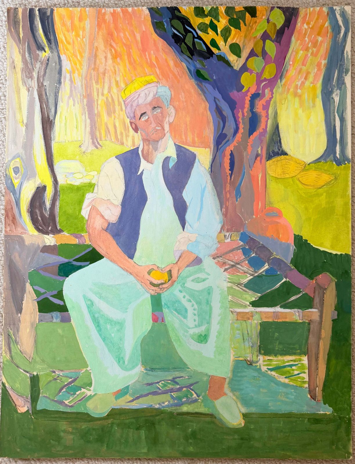 Homme marocain assis dans un jardin coloré, gouache moderniste française photo furniture