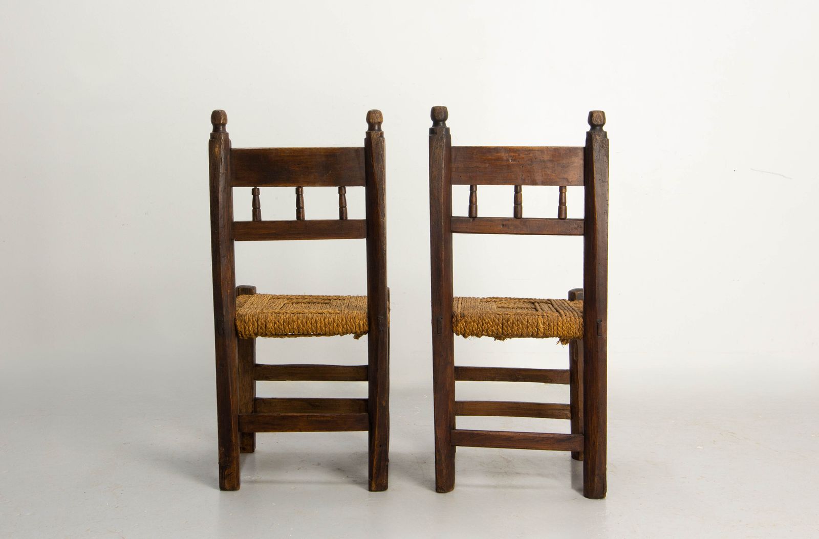 Spanish Pair Of Decorative Side Pine Chairs 19th Century photo 1025.0