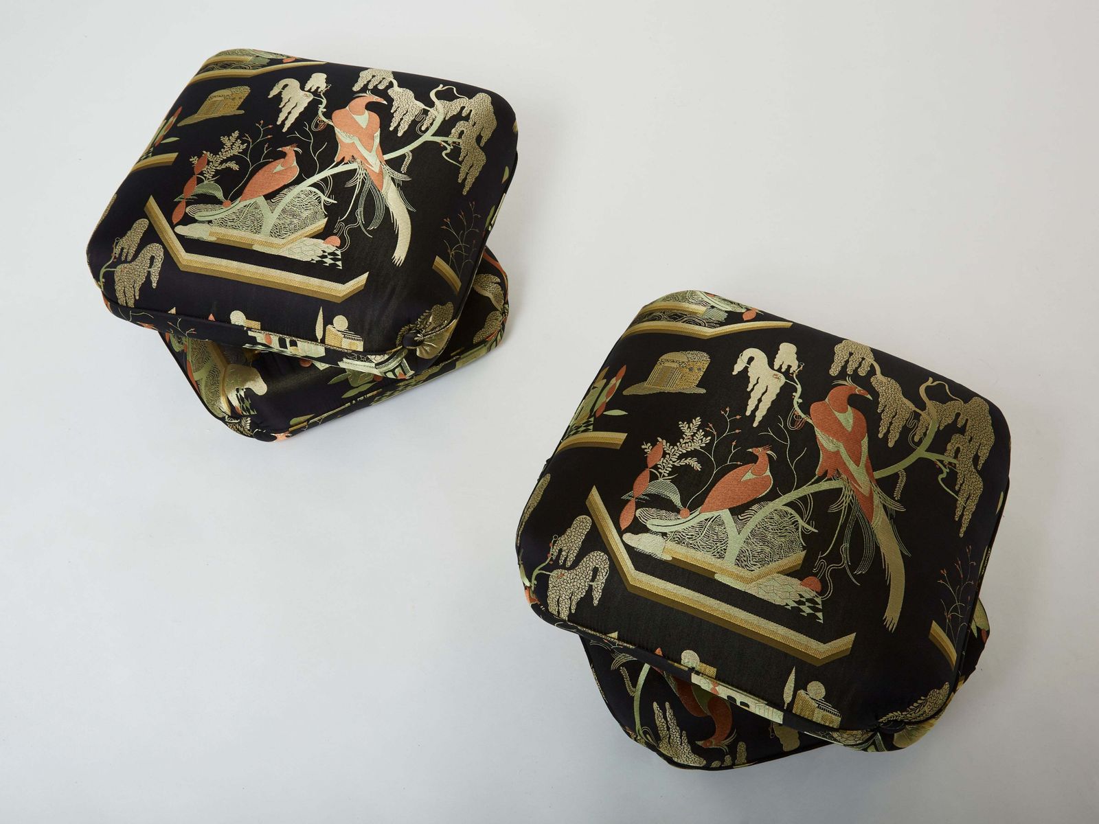 Paire de poufs Jacques Charpentier pour Maison Jansen en soie Jacquard, années 1970 photo 8694.0