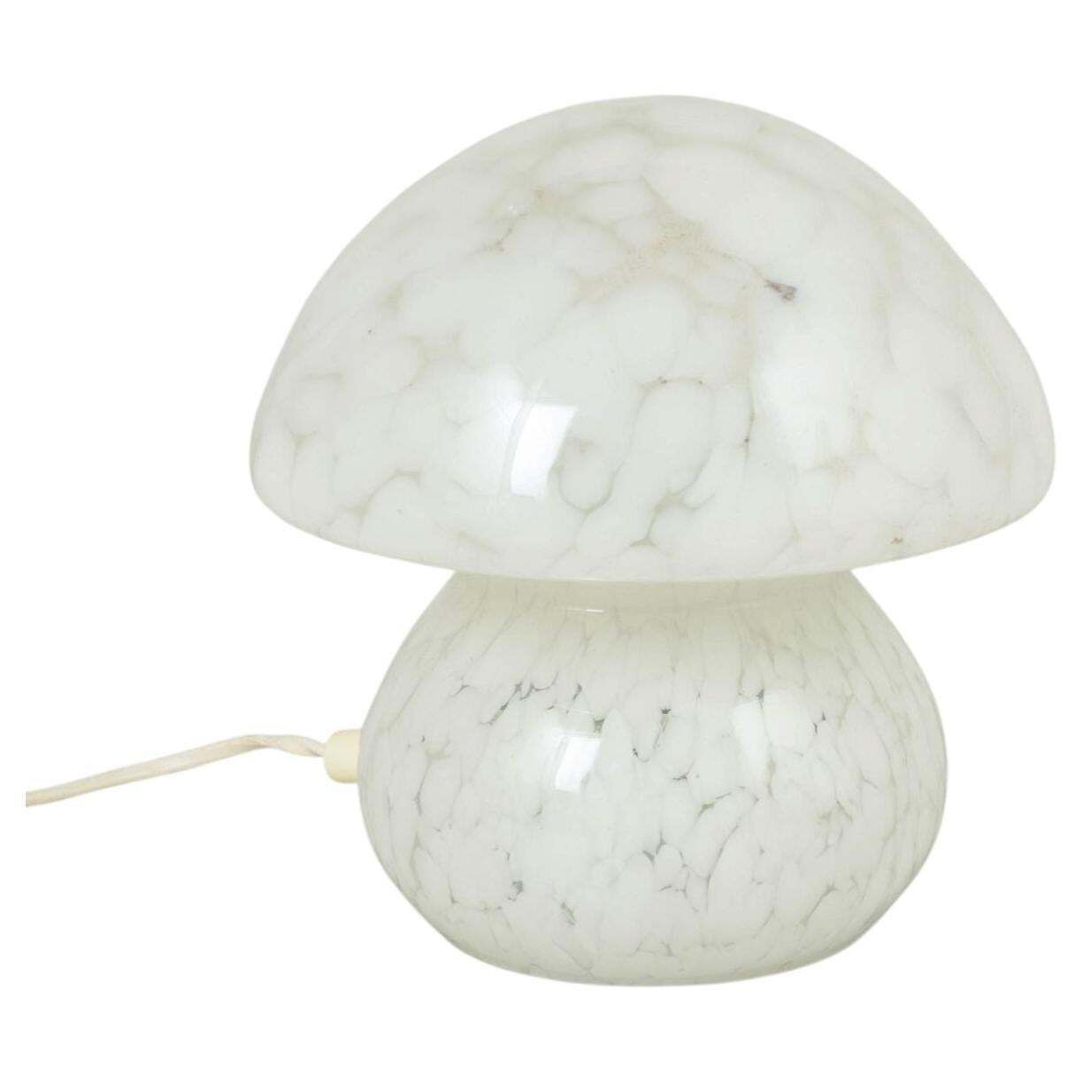 Scandinavische Paddenstoellamp in Wit Gemarmerd Glas, jaren 1980