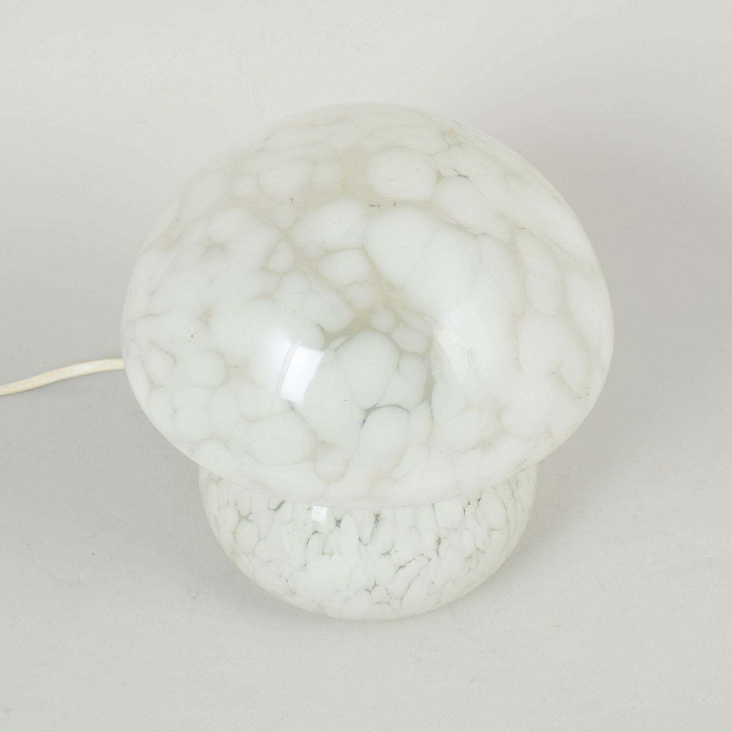 Scandinavische Paddenstoellamp in Wit Gemarmerd Glas, jaren 1980 photo furniture