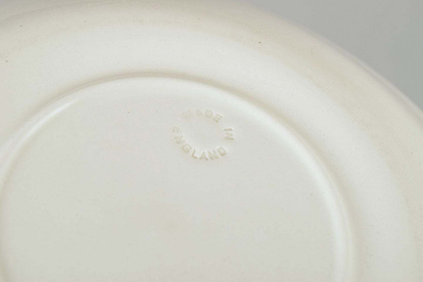 Churchill, Staffordshire. Set van vijf diepe faience borden in blue fluted stijl. photo Woonaccessoires