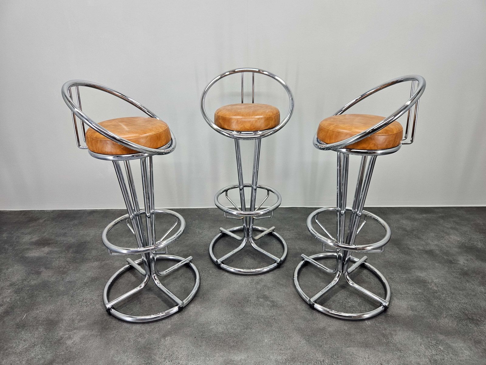 Set van drie mid-century barkrukken, Space Age, Italië, 1970. photo 2379.0