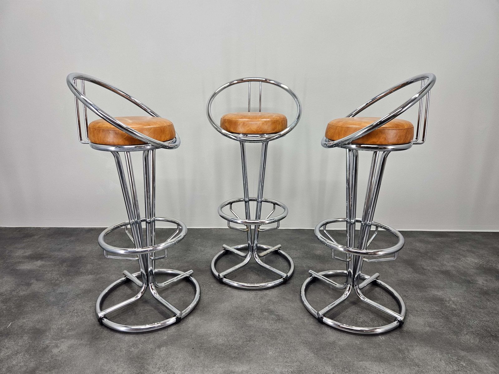 Ensemble de trois tabourets de bar mid-century, Space Age, Italie, 1970. photo vinterior