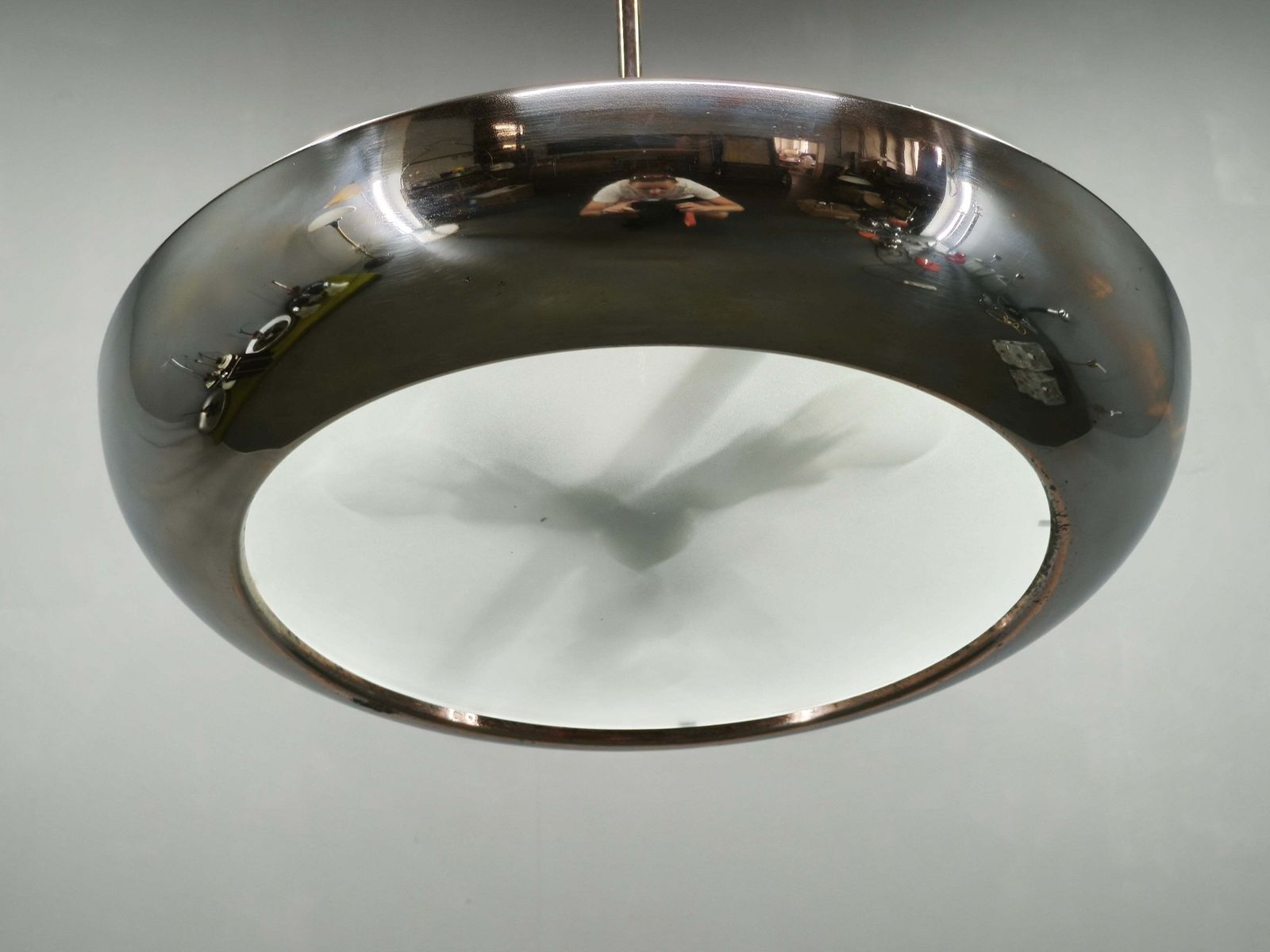 photo for sale Suspension Bauhaus en chrome et verre, forme UFO, Tchécoslovaquie, années 1930