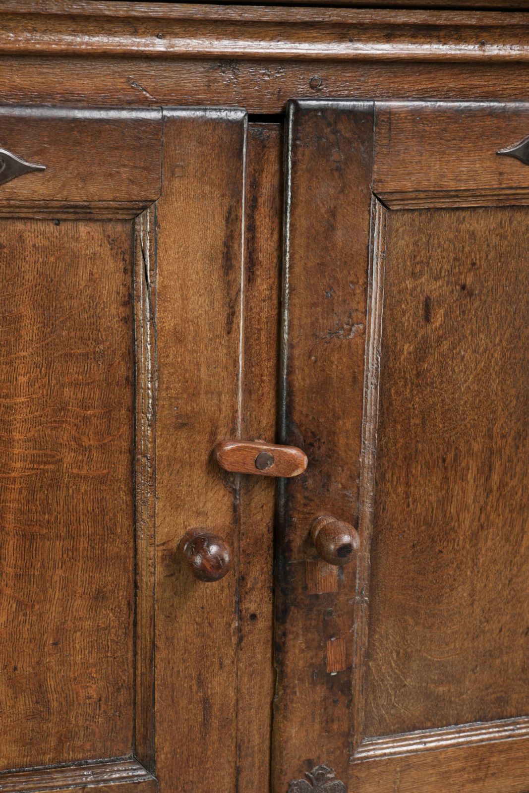 Antique Oak Farmhouse From The End Of The 17th Century With Original Fittings And Beautiful Patina photo buy
