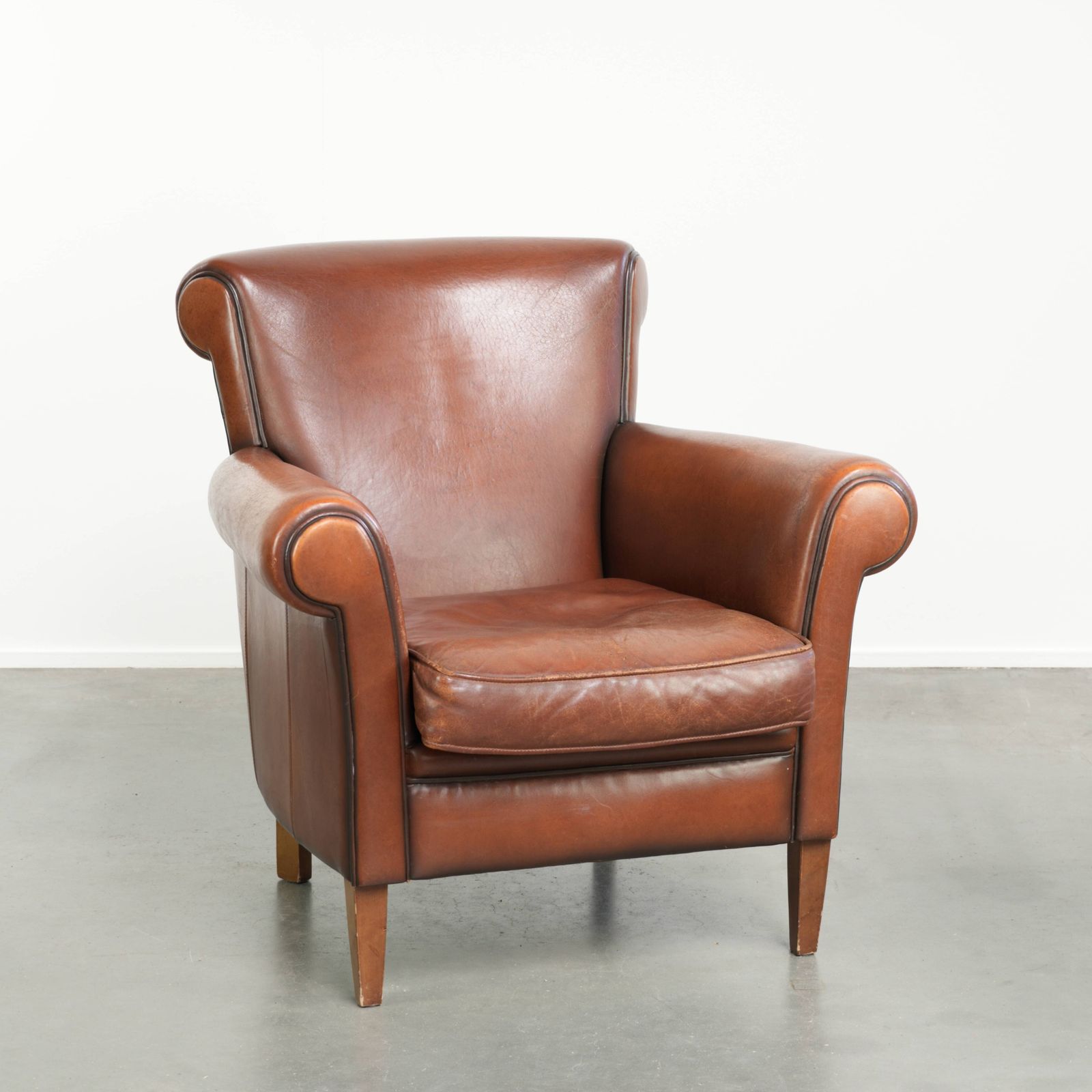 Tijdloze Fauteuil Van Schapenleer Met Een Mooie Engelse Uitstraling