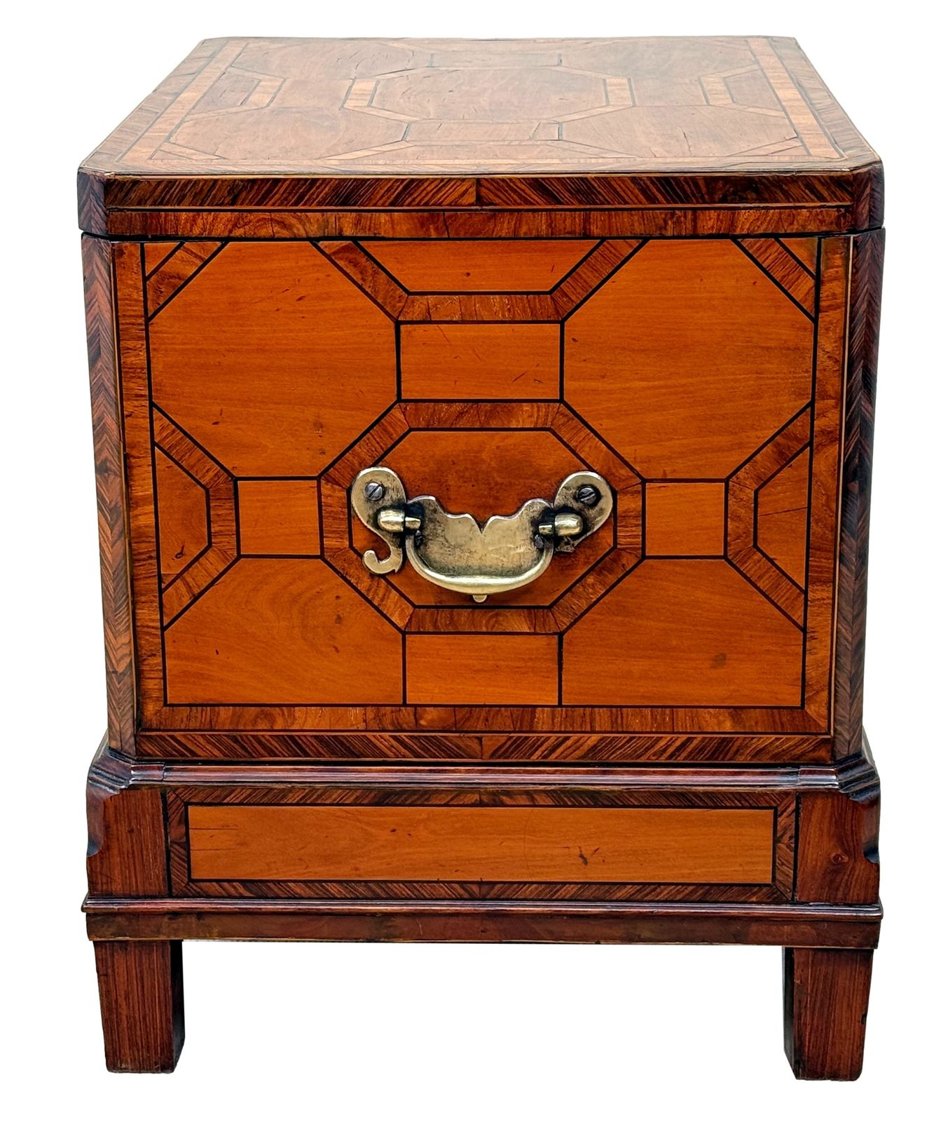 Zeldzame 18e-eeuwse satijnhout en koningshout box cellarette, George II-periode (Engeland, ca. 1755) photo vinterior