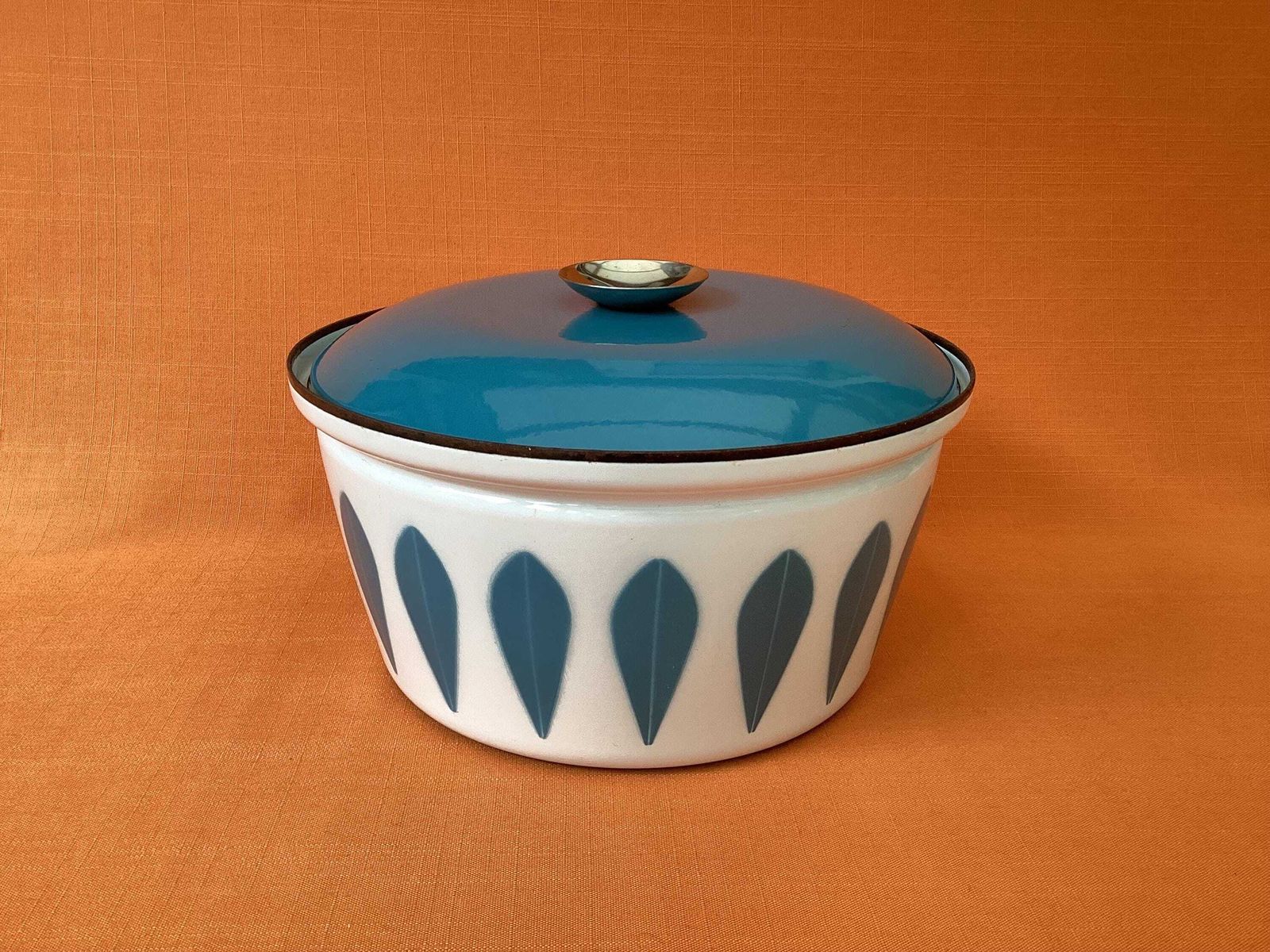 Vintage Cathrineholm Large Enamel Crockpot In Turquoise Blue Lotus Design, Retro Cookware