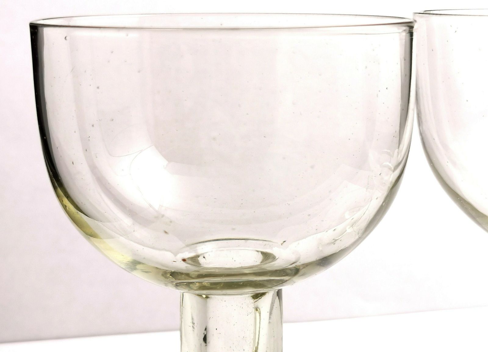 Antieke Victoriaanse glazen schaaltjes op voet, dessertschaaltjes, ijs photo Woonaccessoires