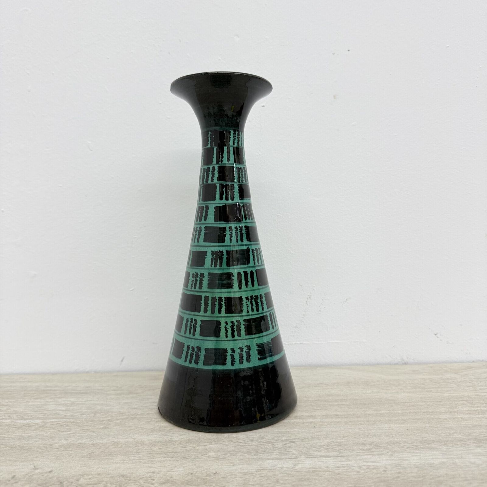 Italiaans keramisch vaasje van Bitossi, jaren 1970 photo furniture