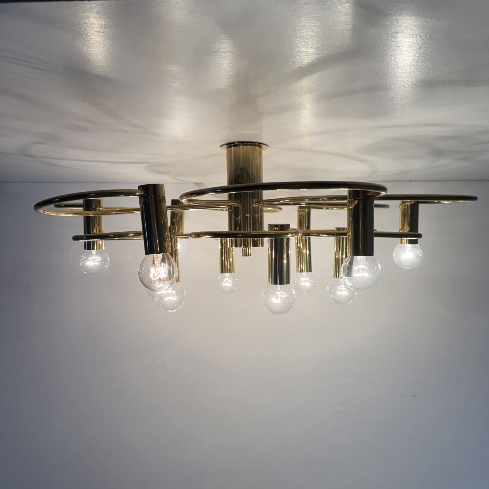 Leola Sculptural Brass 12 Light Ceiling Or Wall Flush Mount, jaren 1970 photo buy