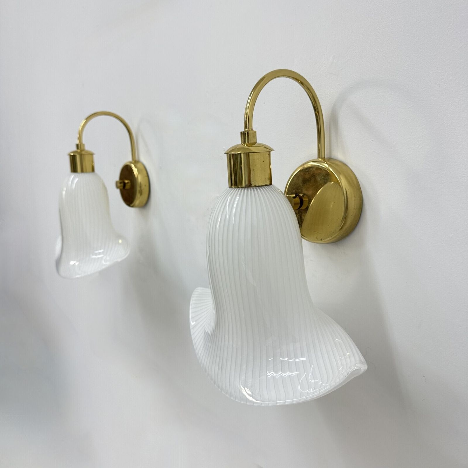 Paire d'appliques italiennes en verre de Murano rayé, années 1970 photo Luminaires