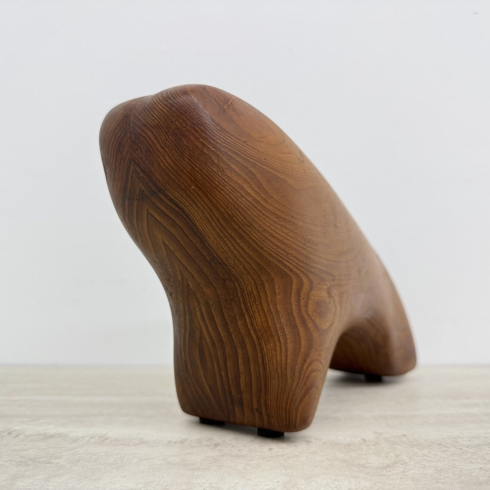Mid-Century abstract houten stier in teak, jaren 1970 photo furniture