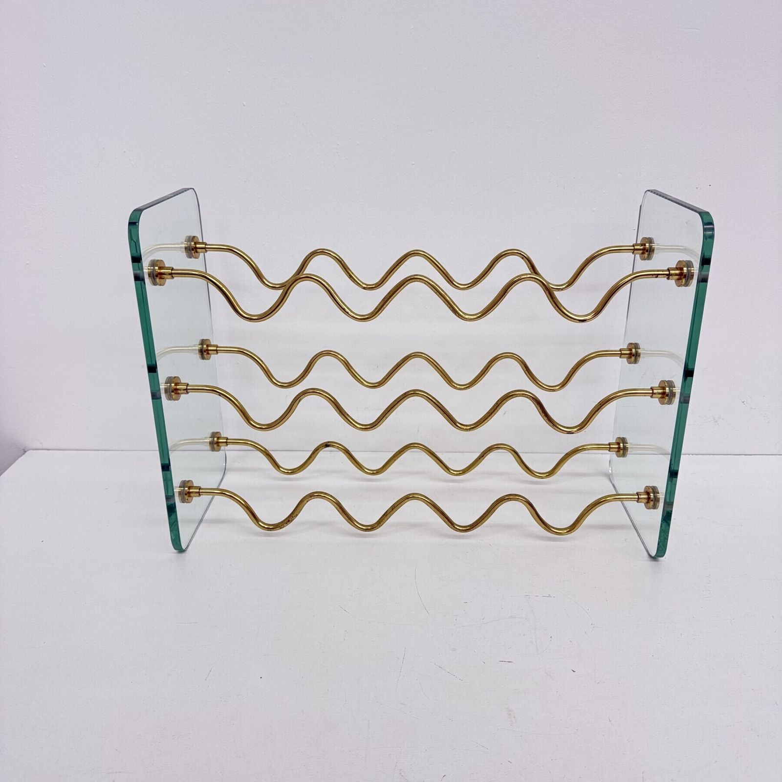 photo vintage French Wine Rack In Glass And Brass By David Lange, 1970s