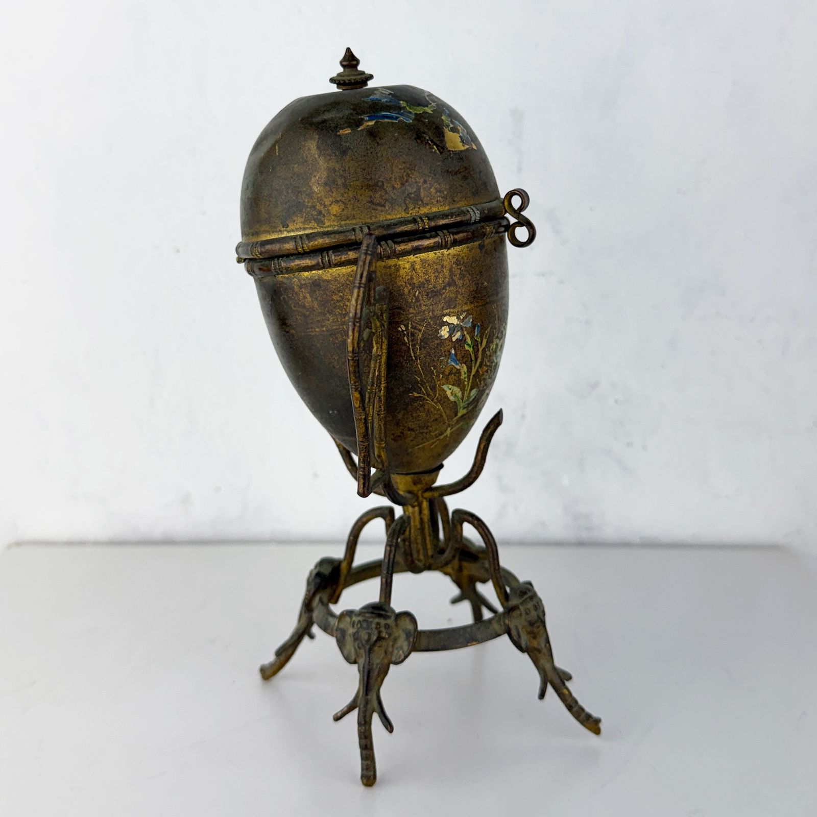 photo furniture Zeldzame Art Nouveau Ei Parfumhouder, Eivormige Doos, Ei Casket