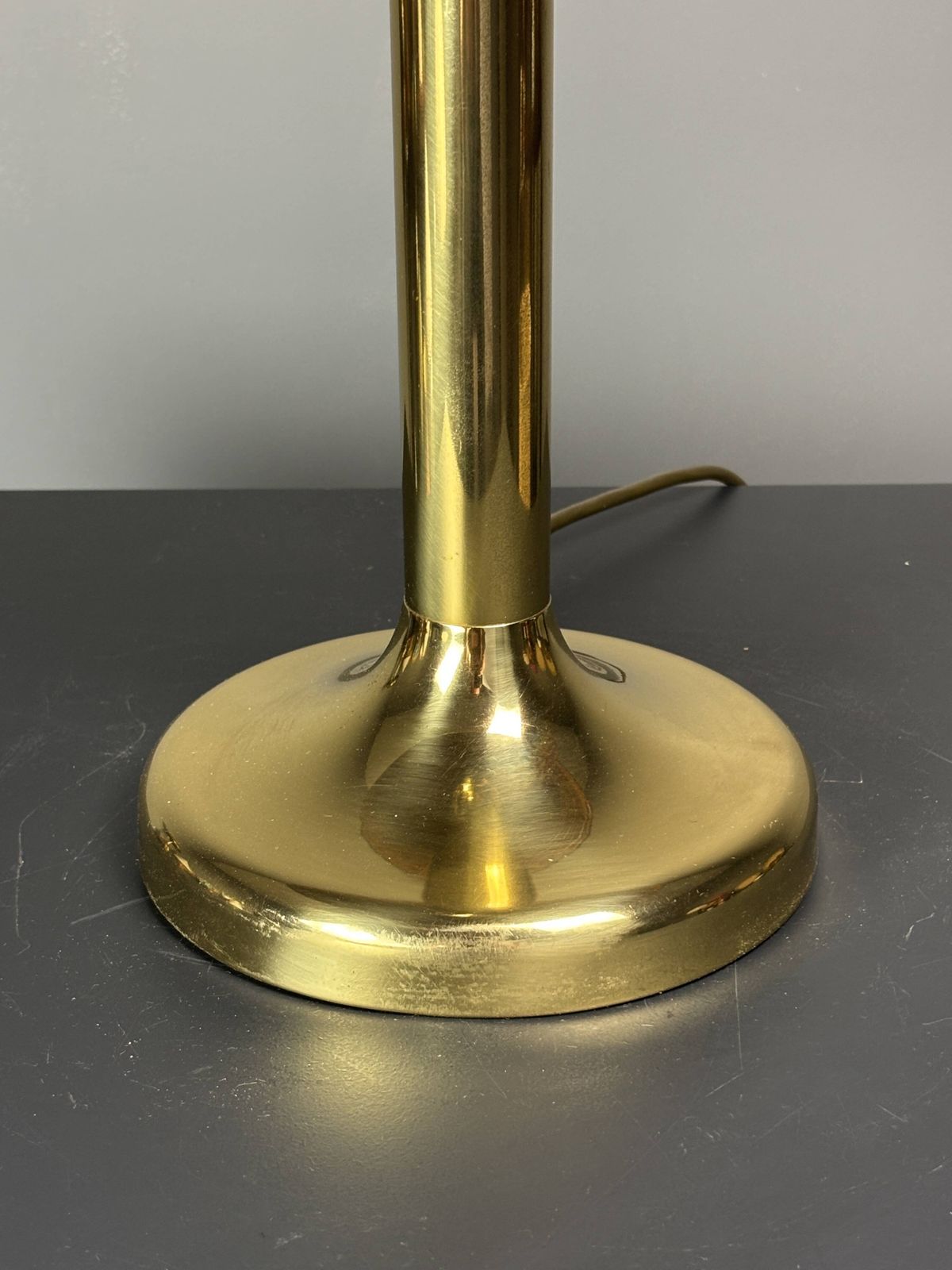 Lampe de table Fungo en rotin et laiton, style champignon, mid-century italienne, années 1970 photo furniture