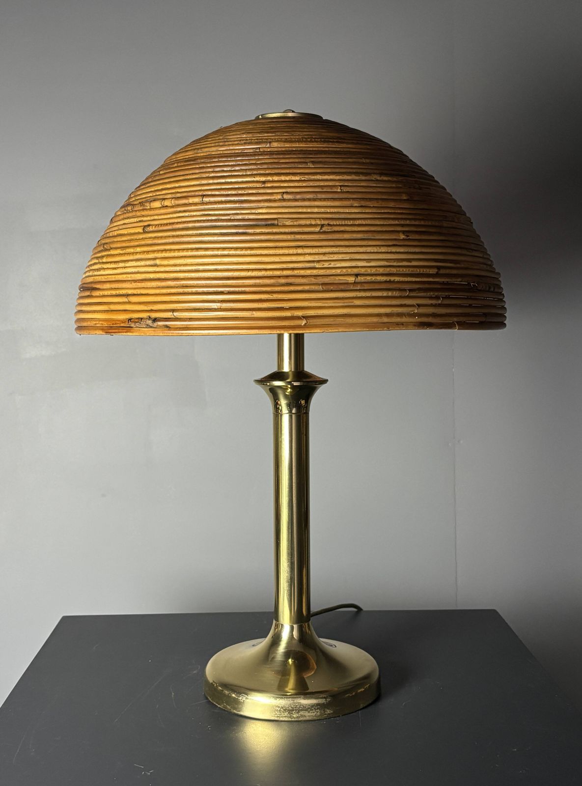 Lampe de table Fungo en rotin et laiton, style champignon, mid-century italienne, années 1970 photo buy