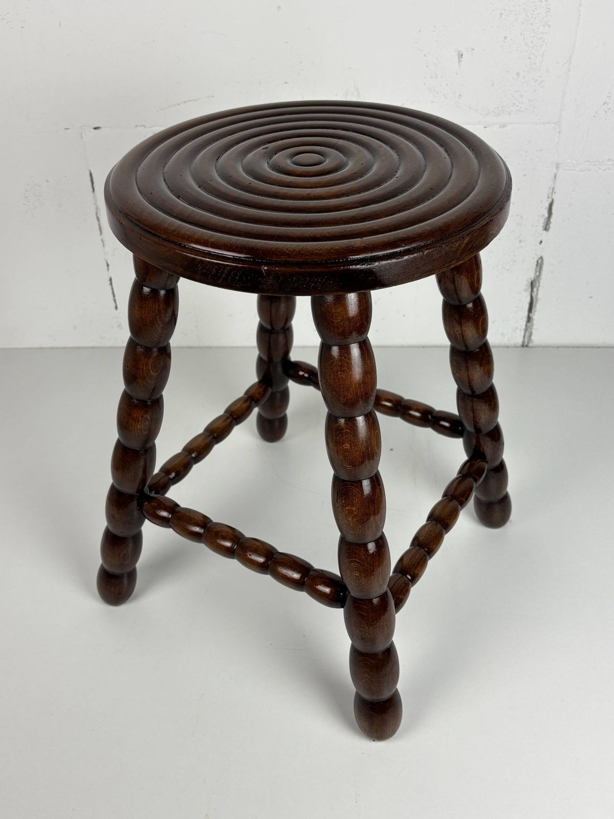 Tabouret mid-century en bois à pieds tournés, dans le style de Charles Dudouyt, France, années 1950 photo for sale