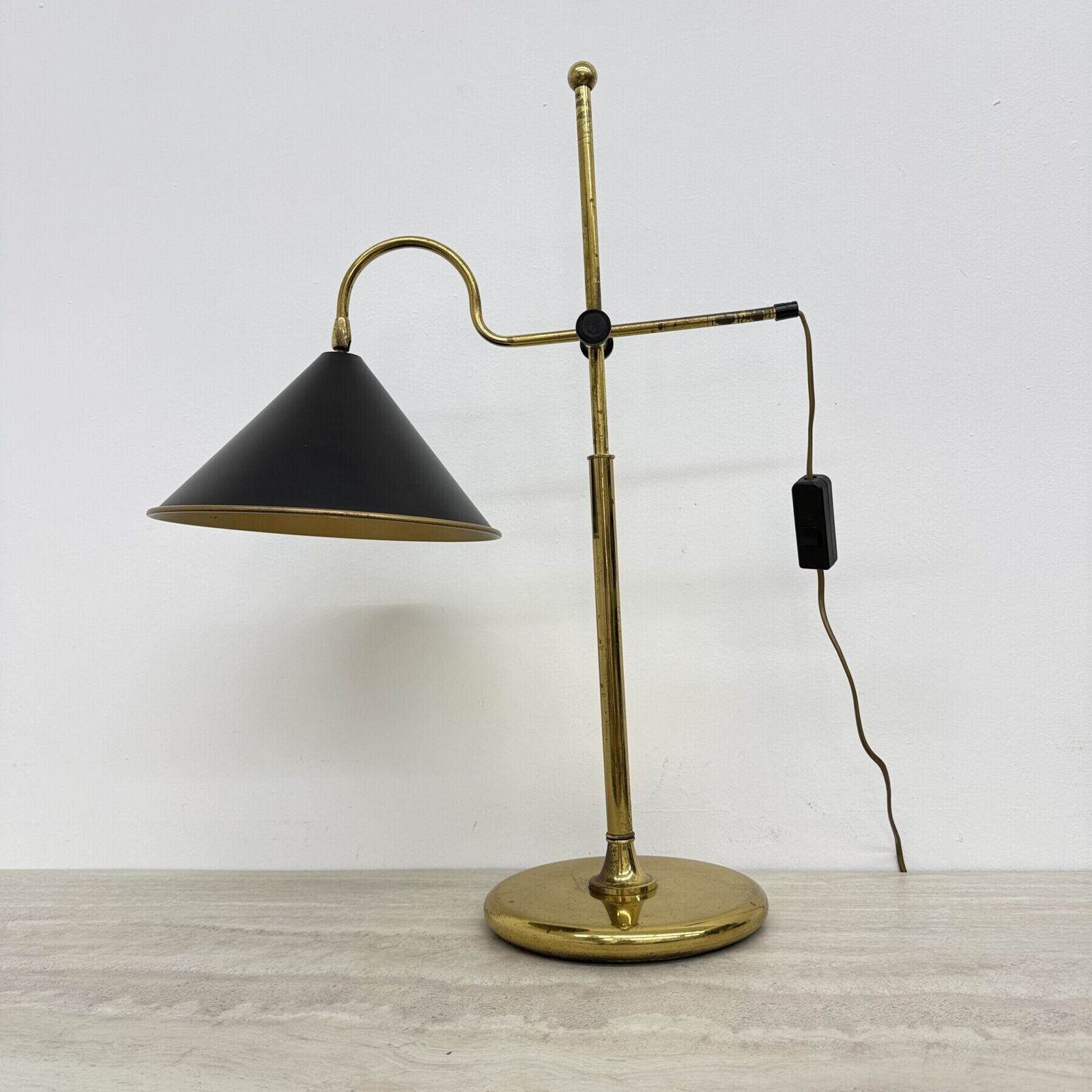 Mid-Century verstelbare messing bureaulamp, jaren 1970 photo vinterior